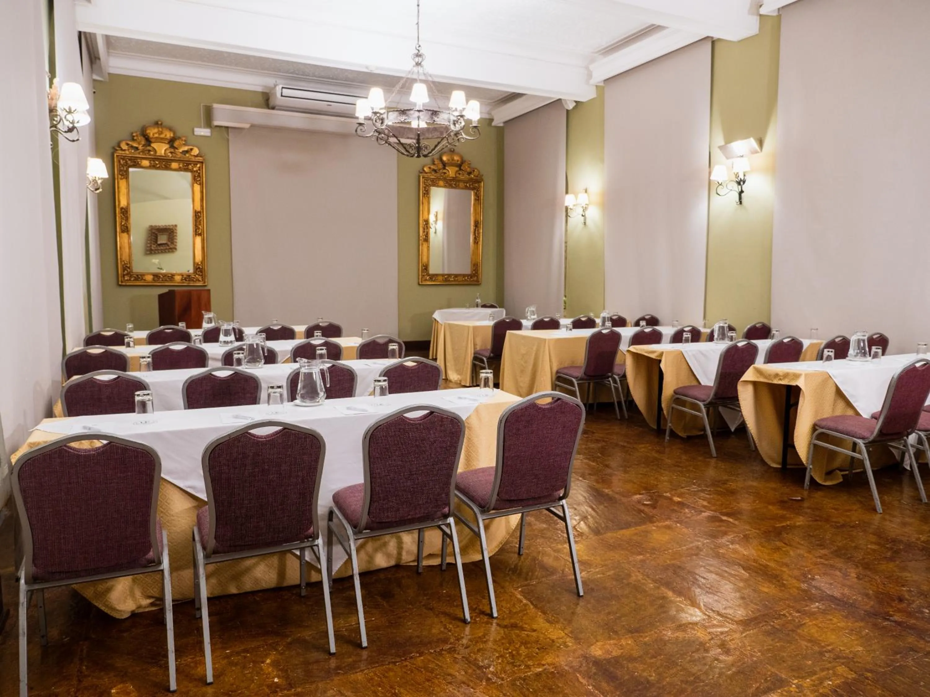 Meeting/conference room in LP Los Portales Hotel Piura