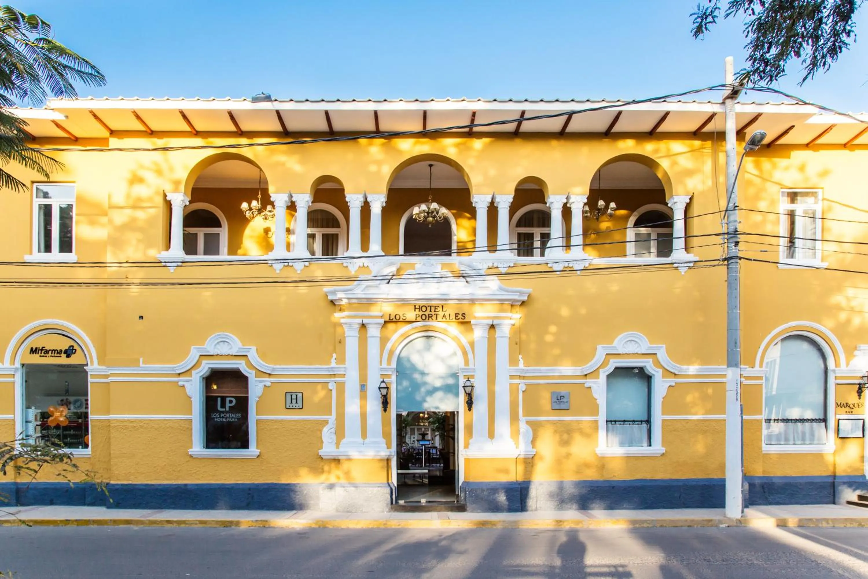 Facade/entrance in LP Los Portales Hotel Piura