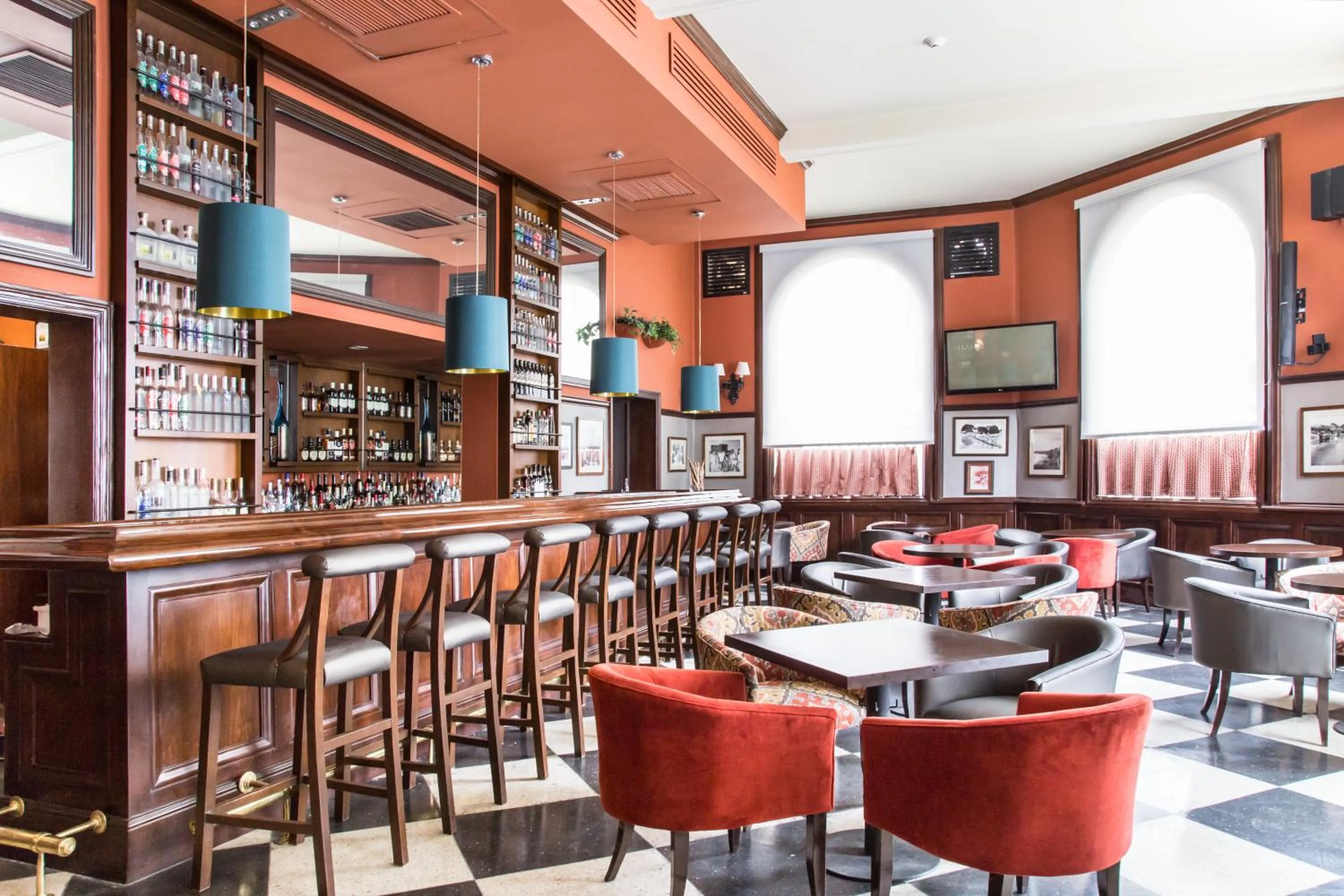 Lounge or bar in LP Los Portales Hotel Piura