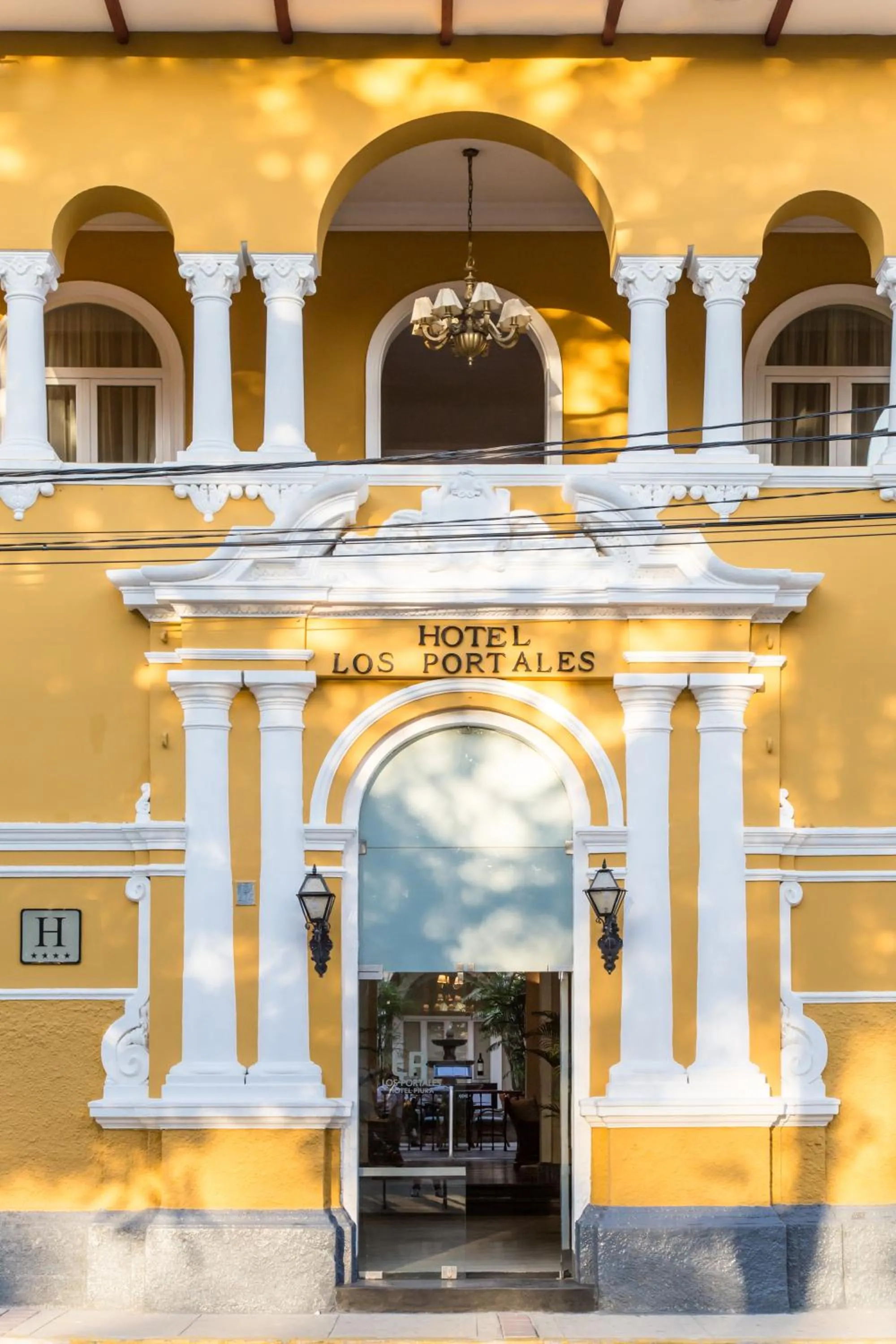 Facade/entrance in LP Los Portales Hotel Piura