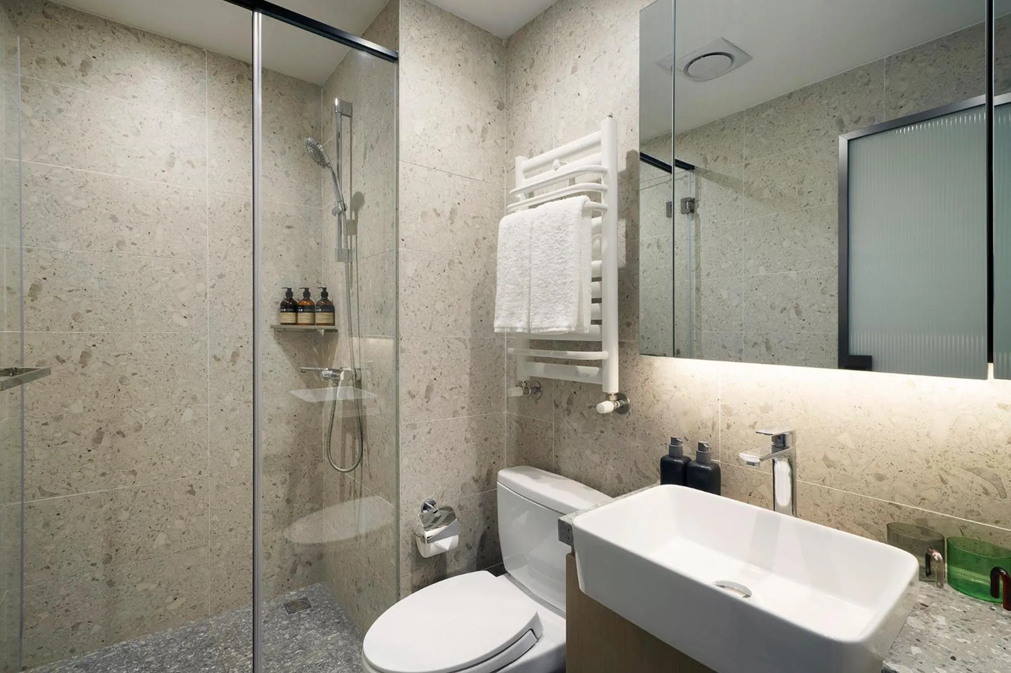 Bathroom in base-Beijing Sanlitun Serviced Apartment