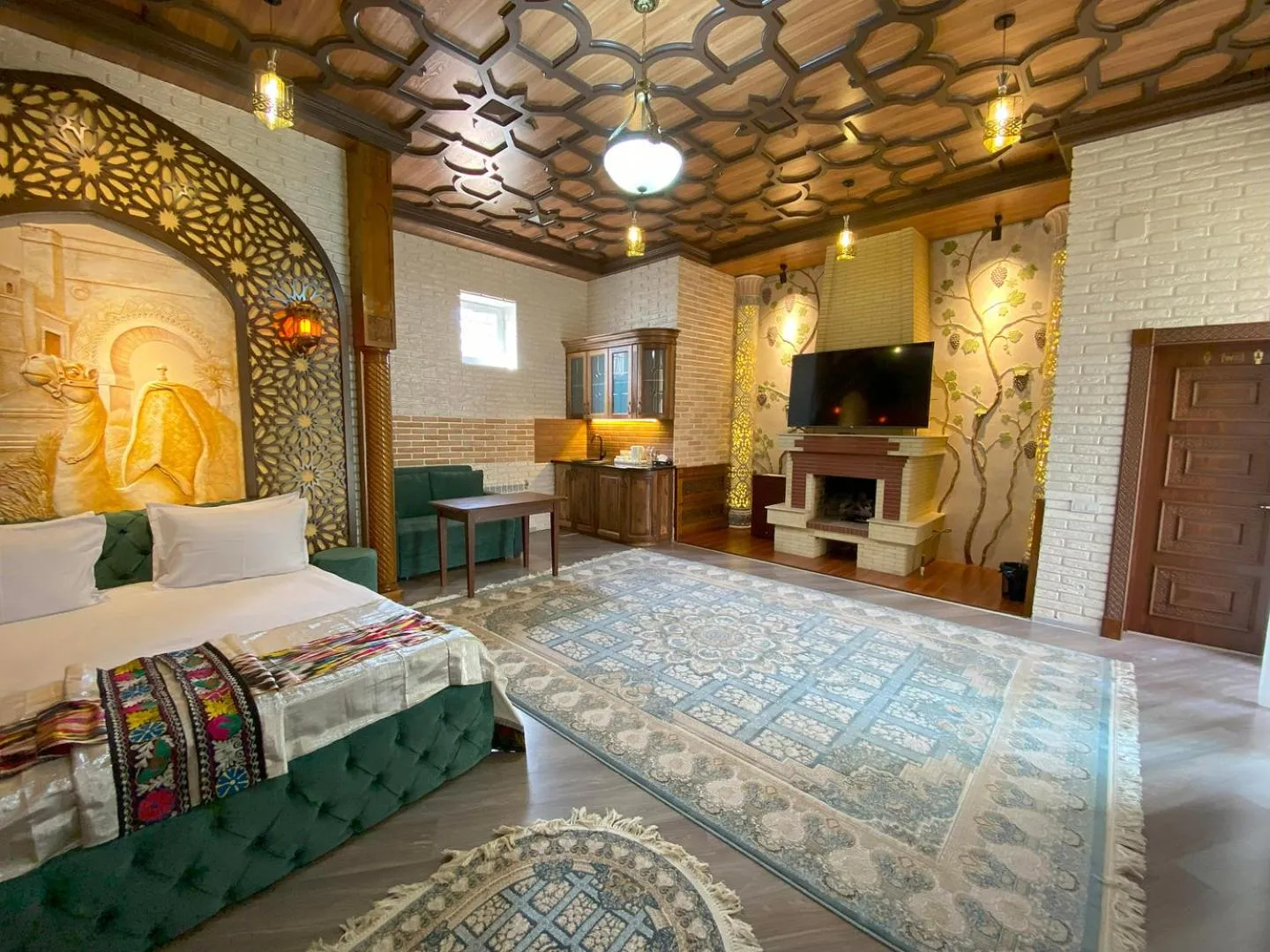 Bed in Reikartz Amar Samarkand