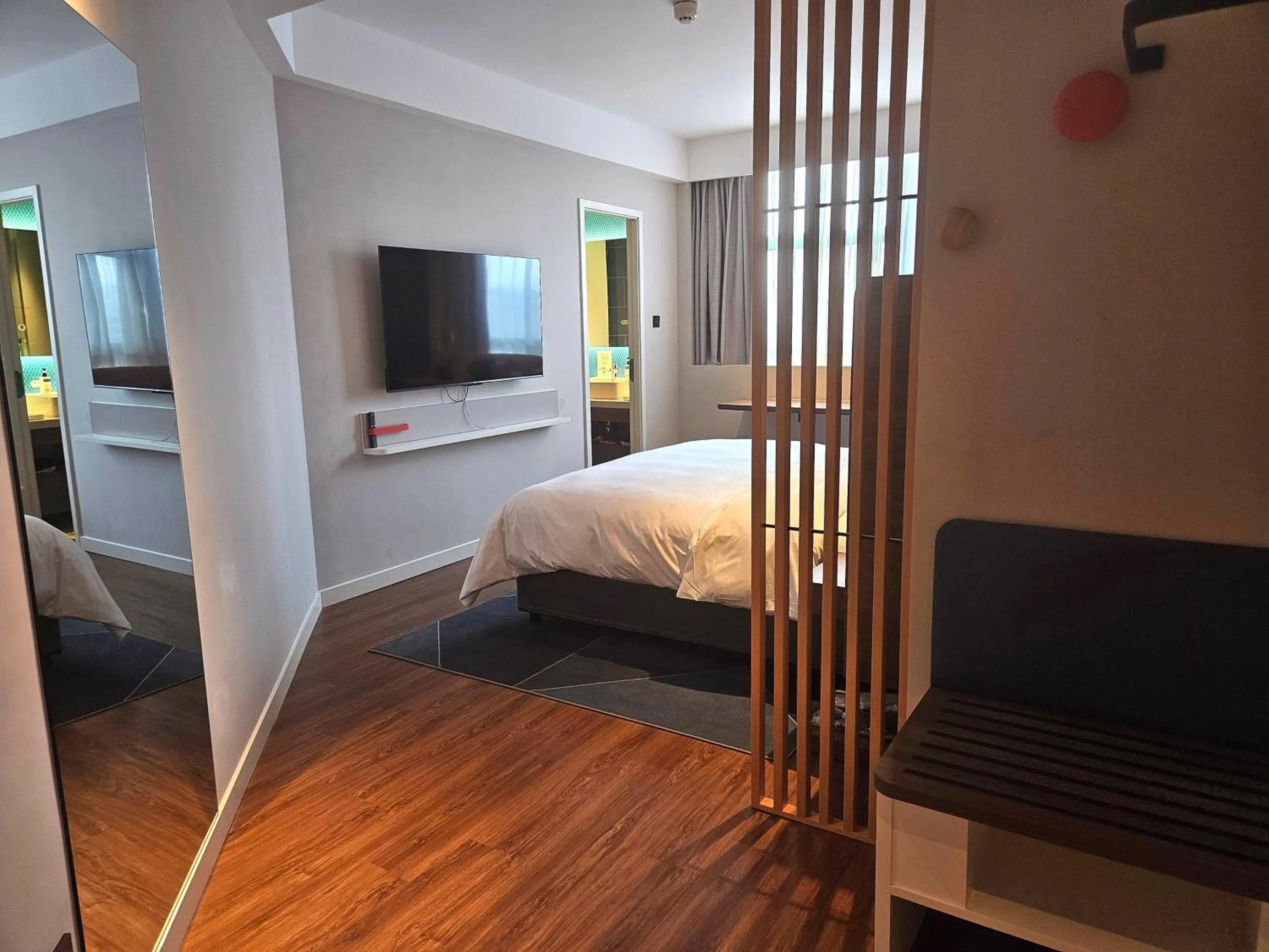 Photo of the whole room, Bed in Holiday Inn Express Kunming Panlong by IHG