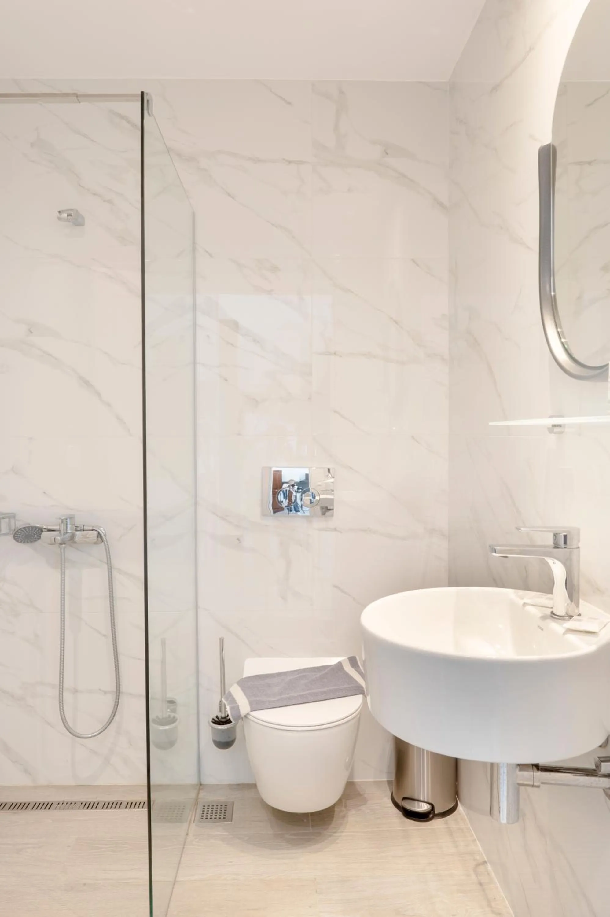 Shower in Hotel Papanikolaou