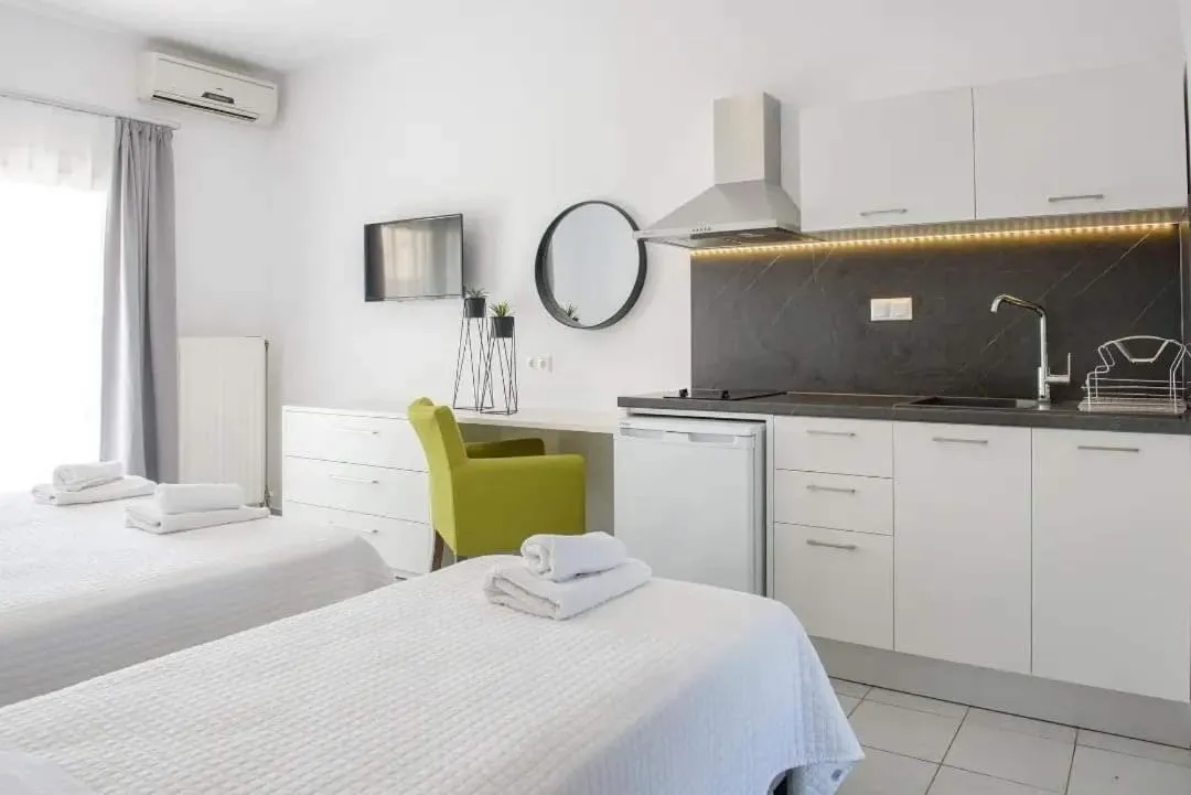 Photo of the whole room, Bed in Hotel Papanikolaou