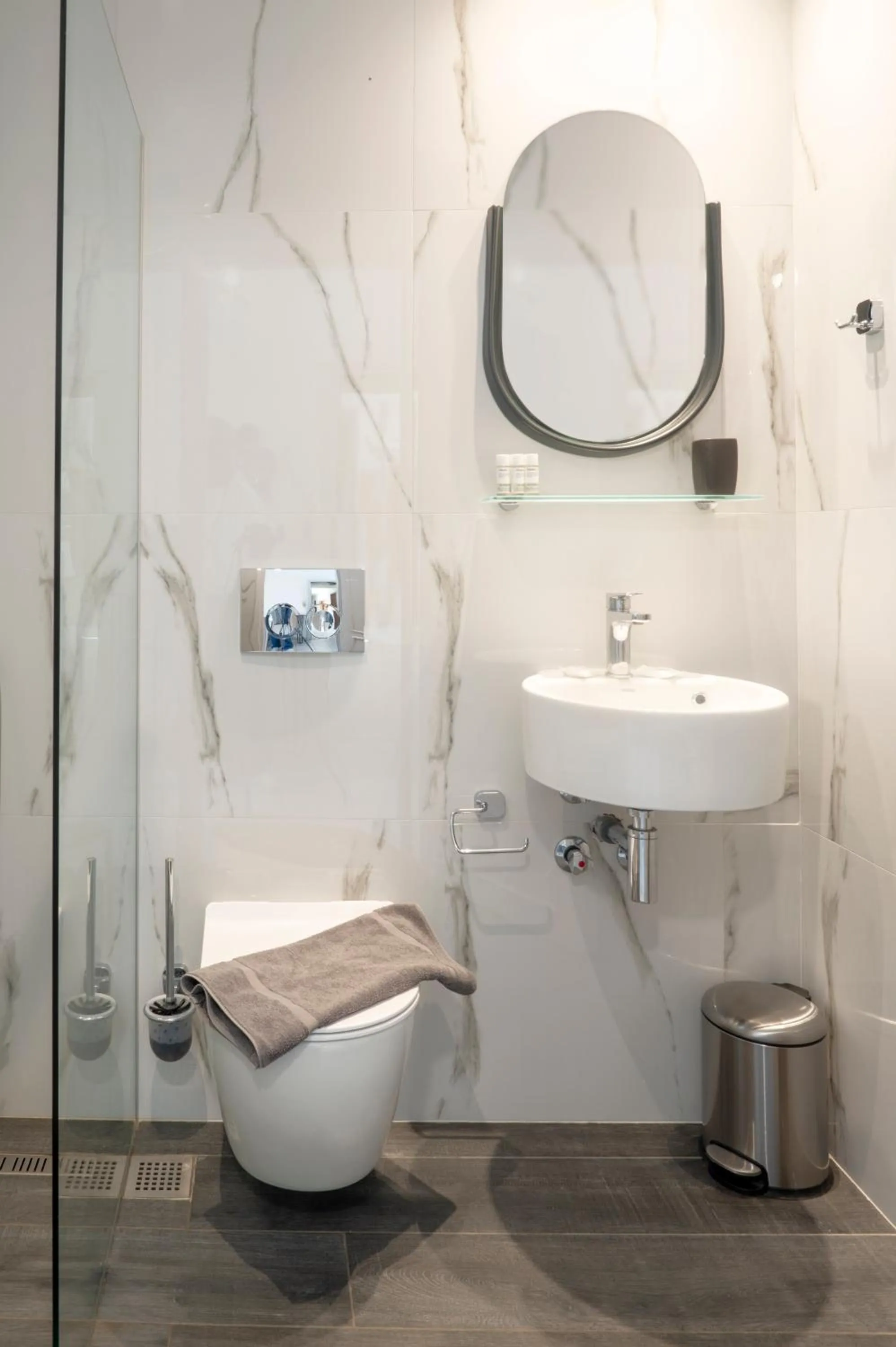 Bathroom in Hotel Papanikolaou