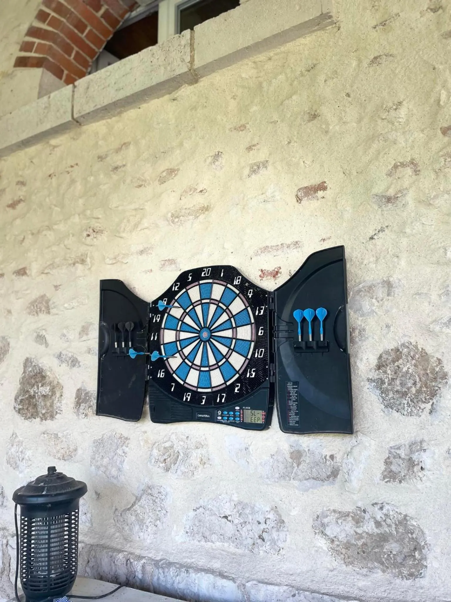 Darts in Gîte à la campagne 1 chambre Les Grandes Maisons Espace jacuzzi hammam SPA