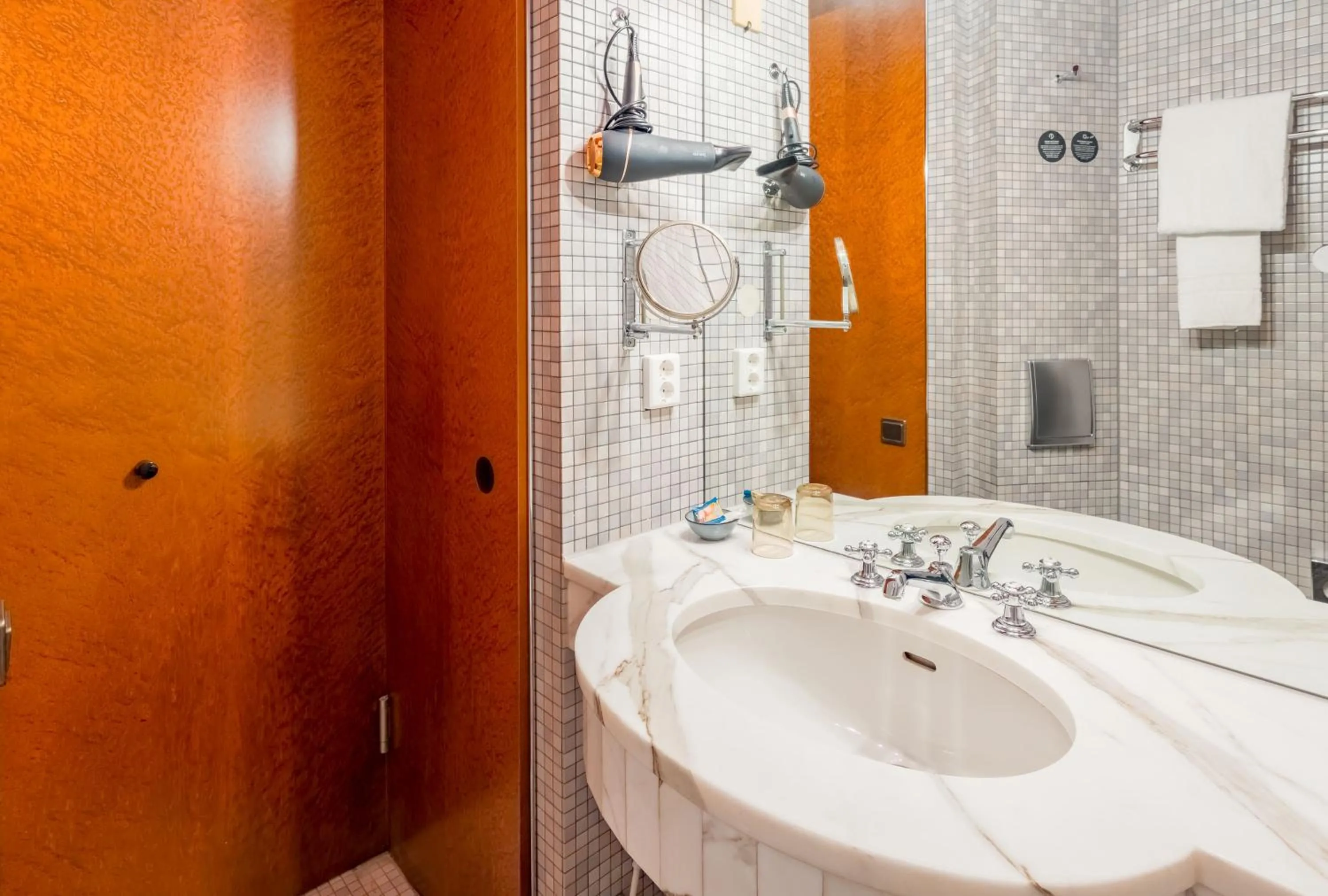 Bathroom in Domicil Hotel Bonn