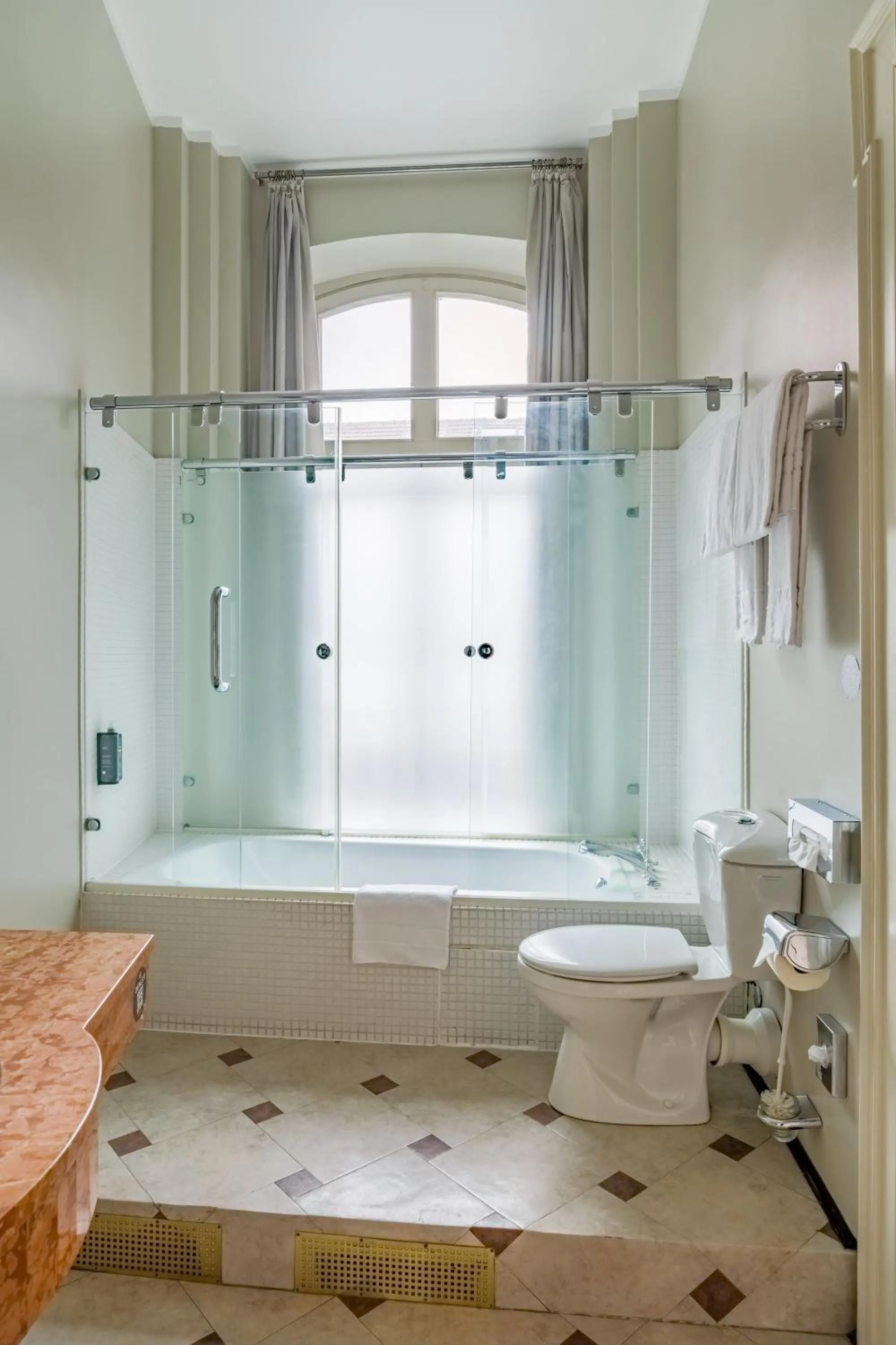 Toilet in Domicil Hotel Bonn