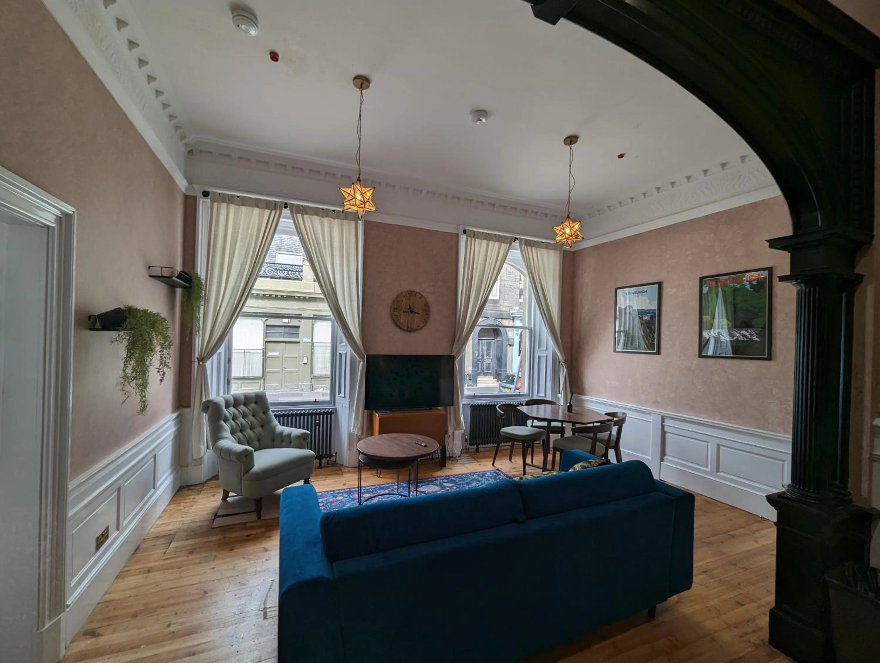 TV and multimedia in 89 The Merchants- Chic Aparthotel by The House of Danu