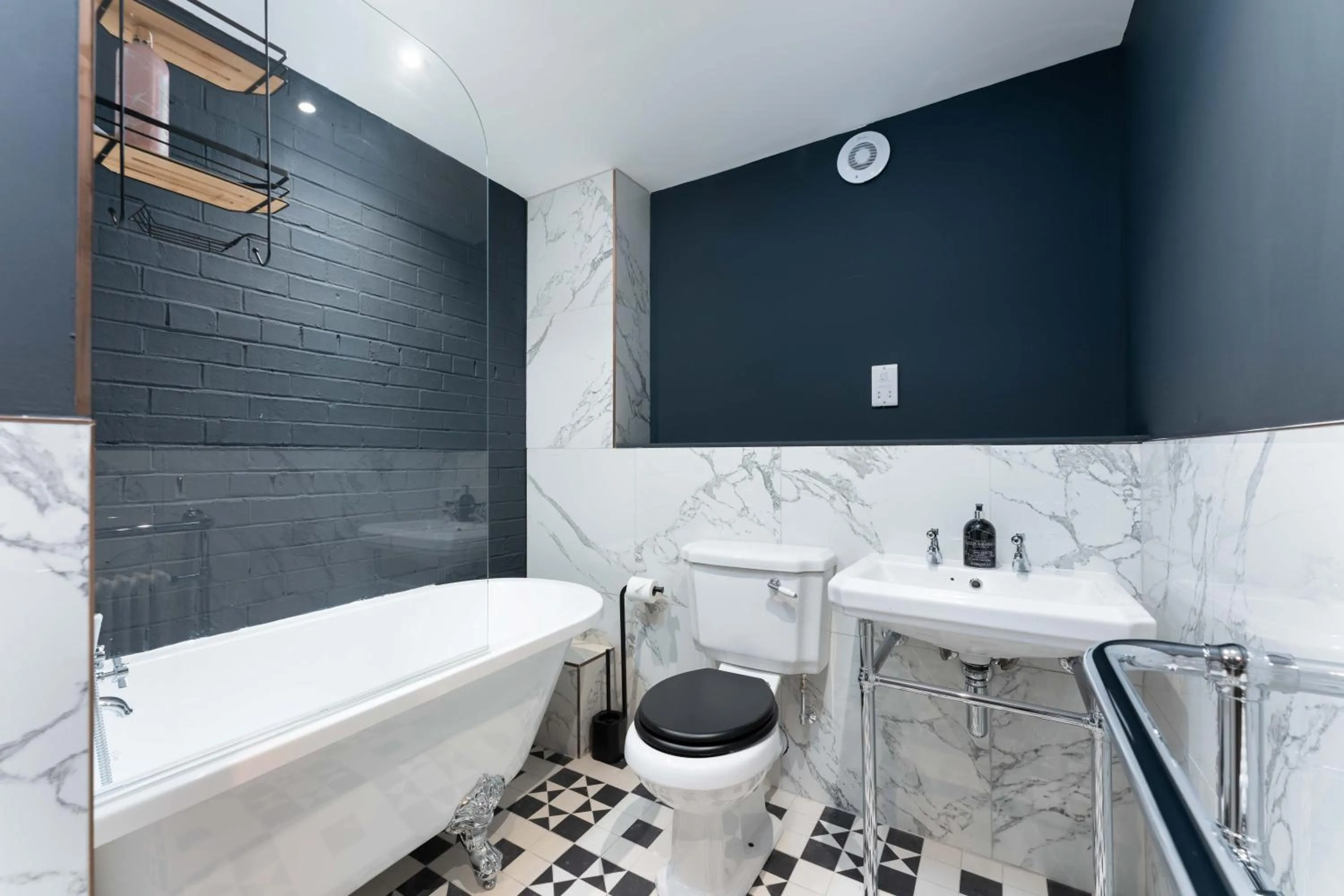 Shower in 89 The Merchants- Chic Aparthotel by The House of Danu