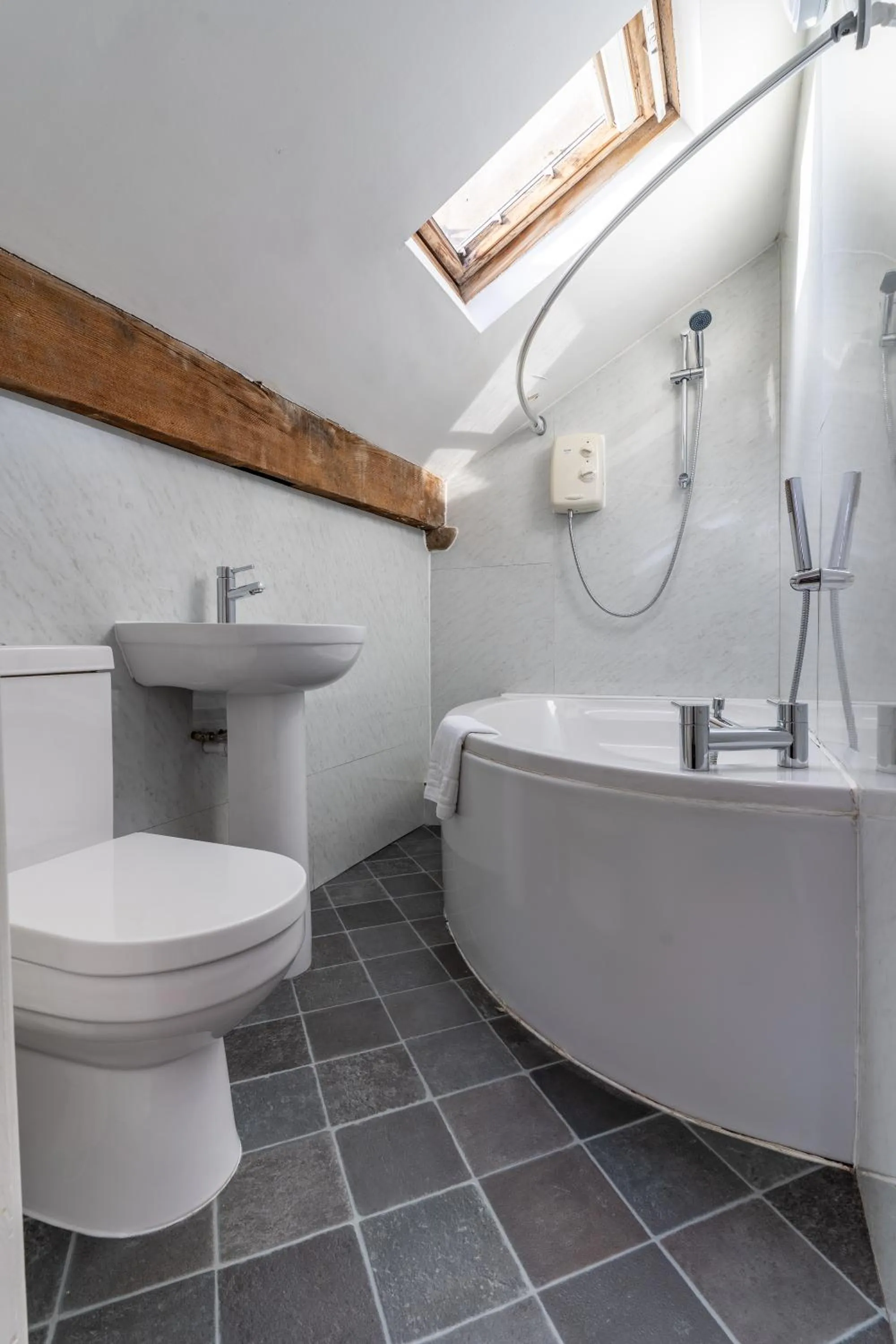 Bathroom in Rainford Gardens by UStay Aparthotels