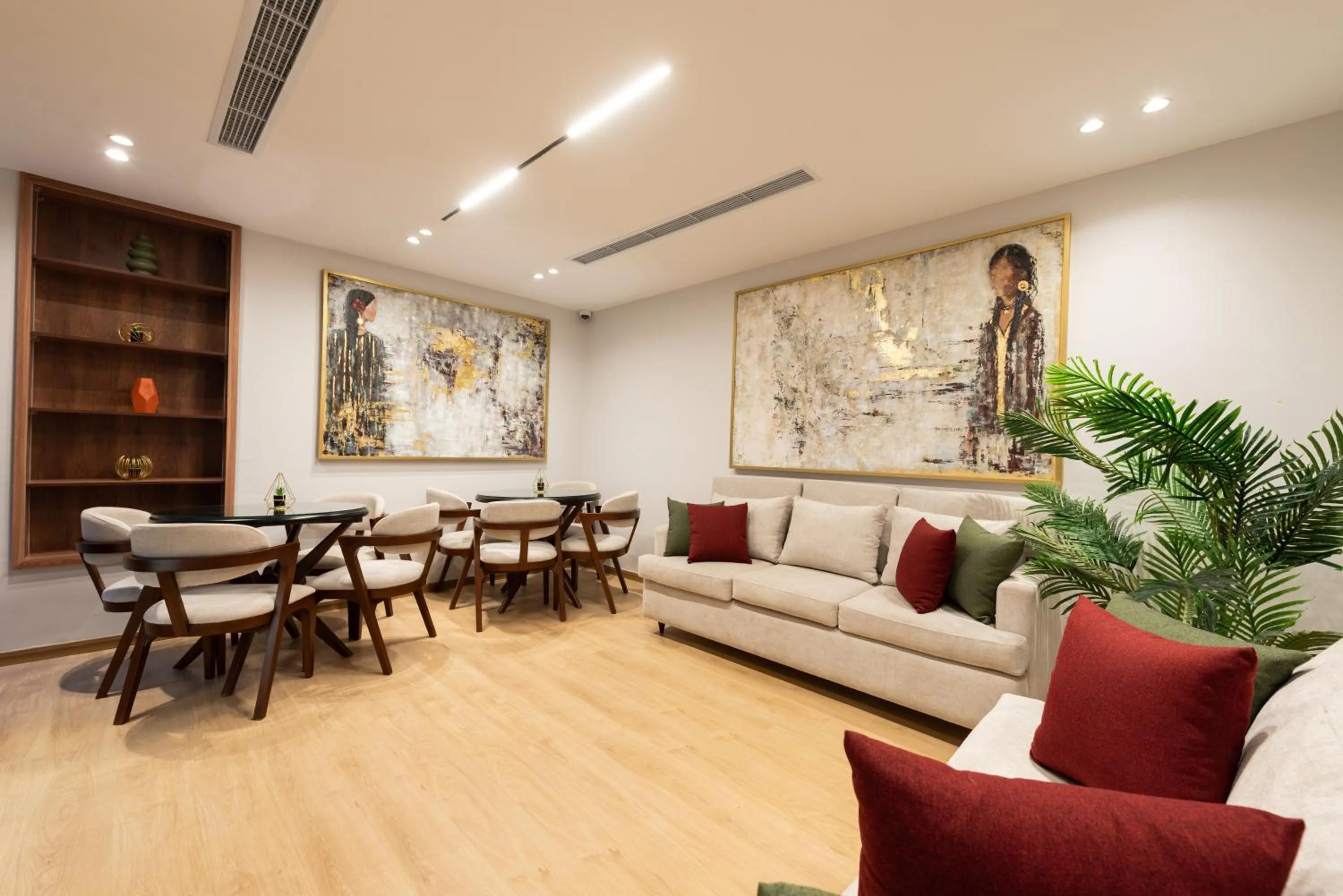 Communal lounge/ TV room in Parkside Boutique Serviced Apartments