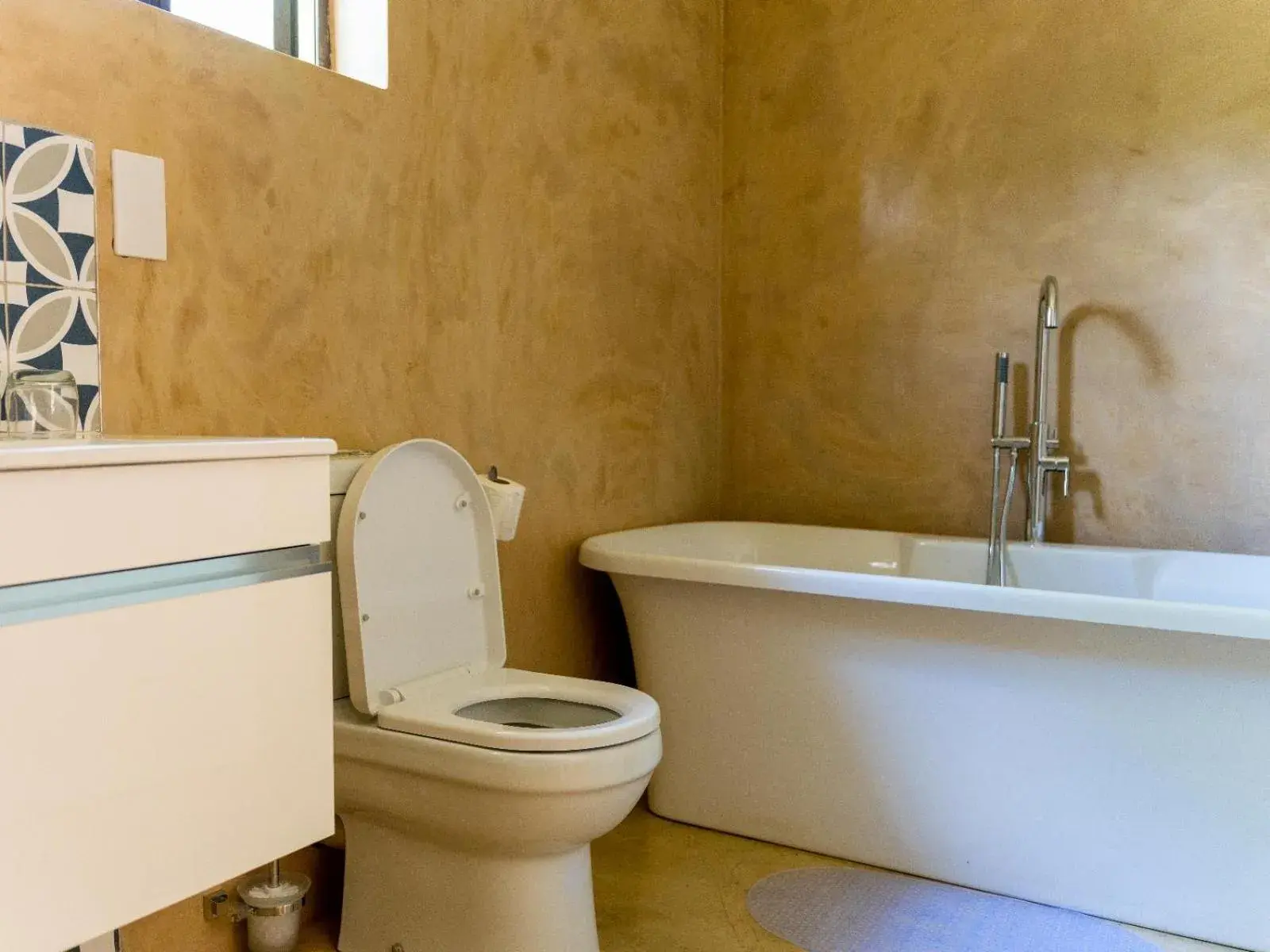 Classic Double Room in The Shrub Lodge Classic Double Room in The Shrub Lodge