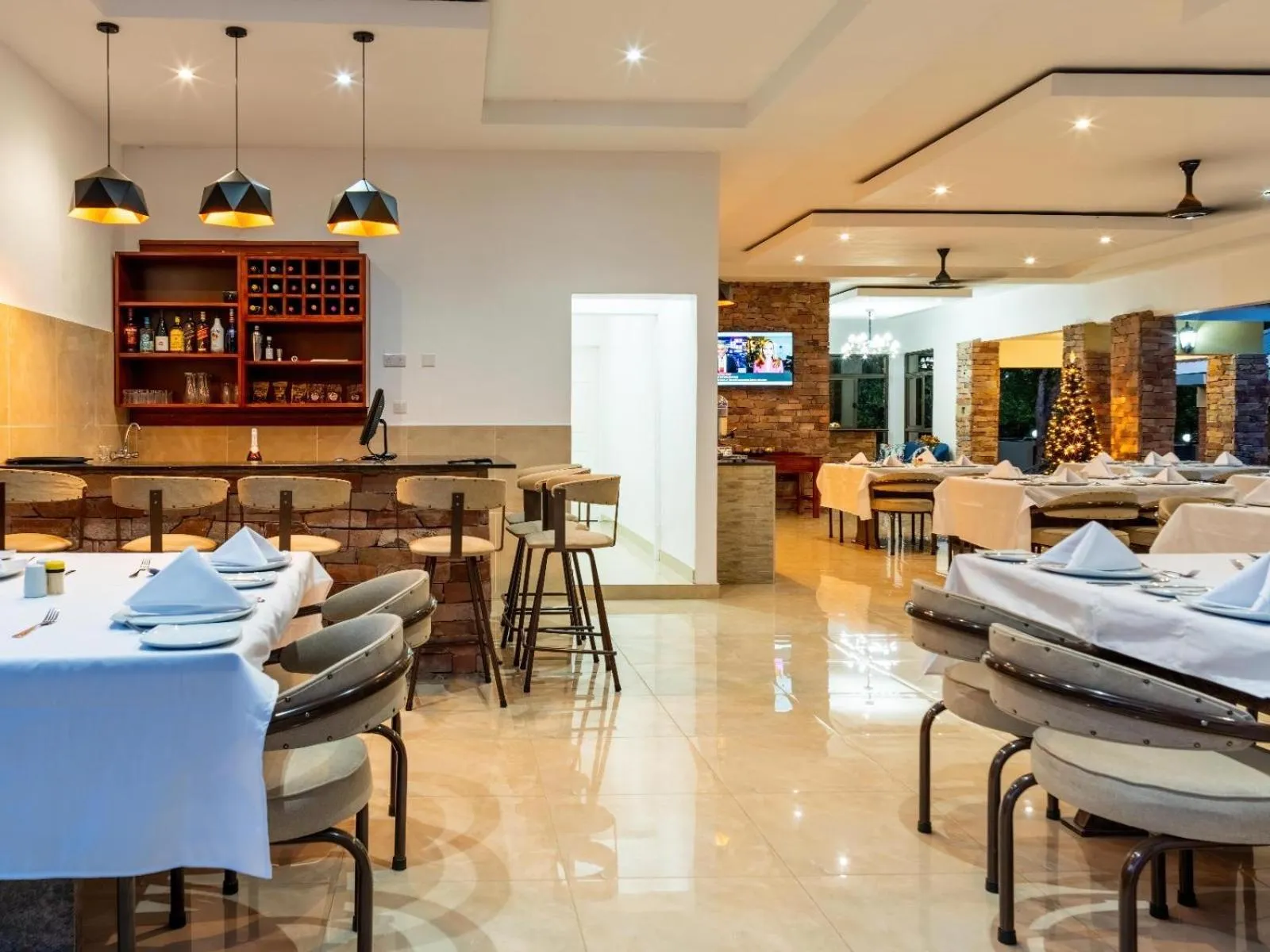 Dining area in The Shrub Lodge