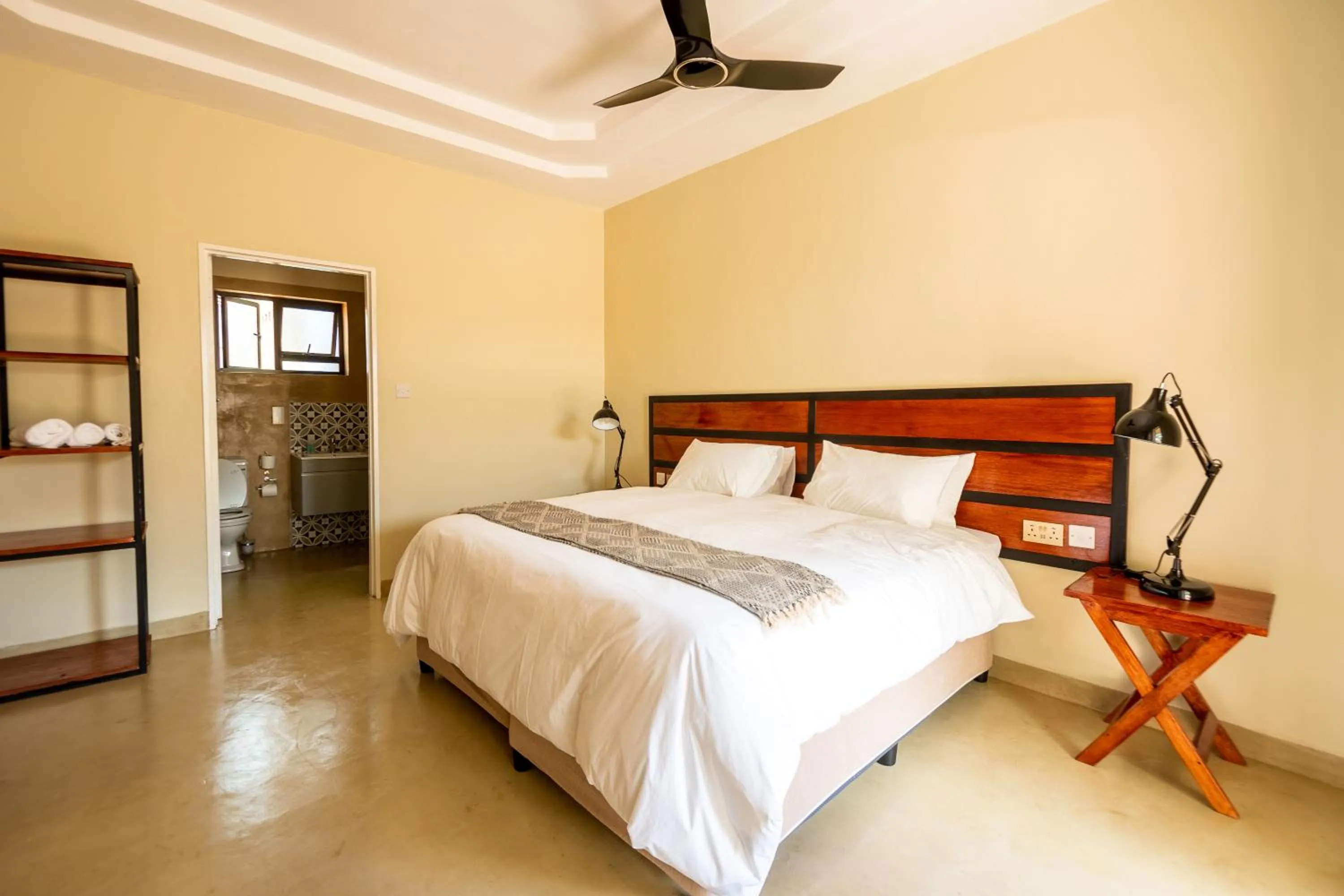 Bed in The Shrub Lodge