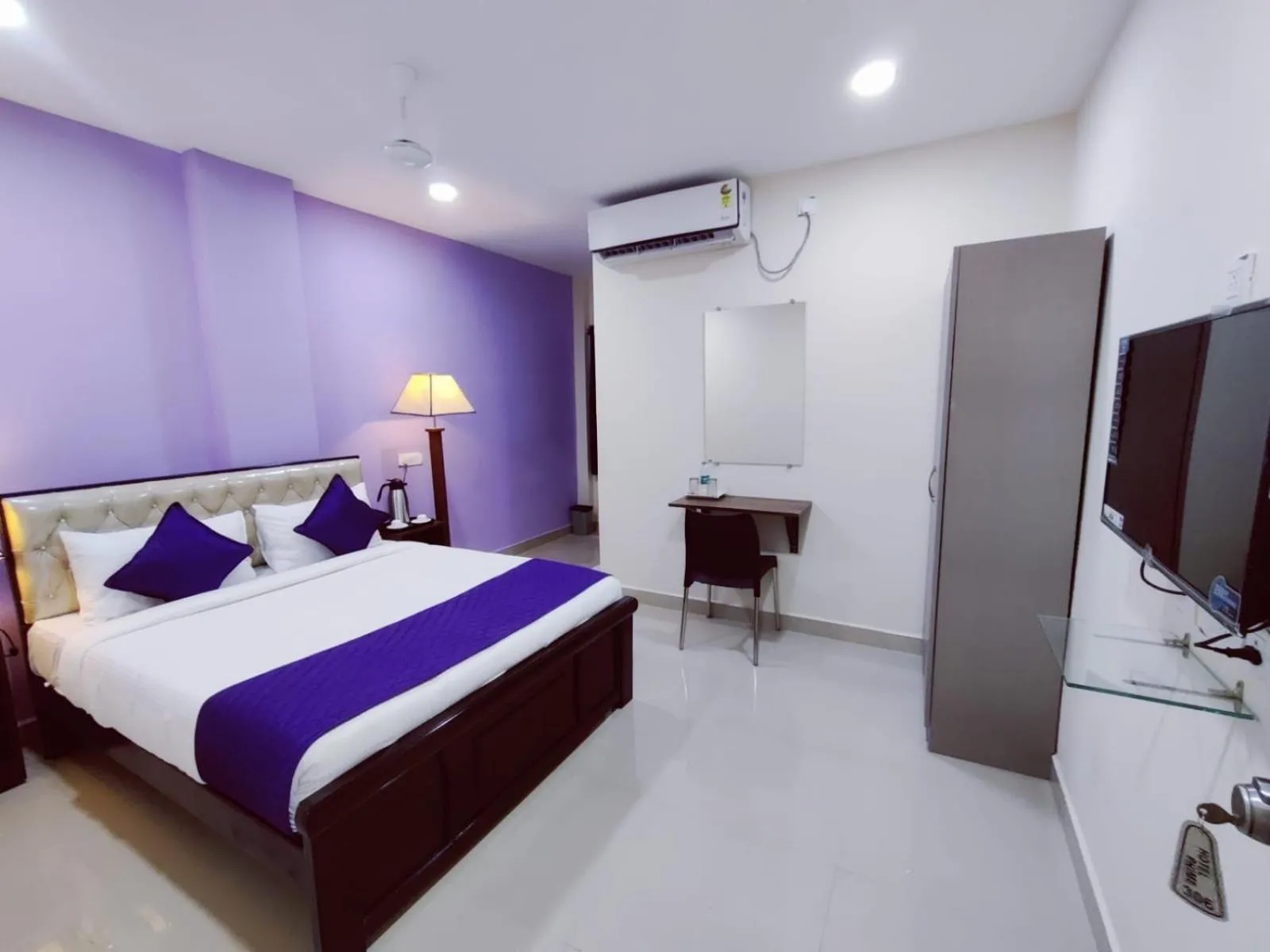 Deluxe Single Room in Hotel Prime Classic ,Airport Zone,Shamshabad