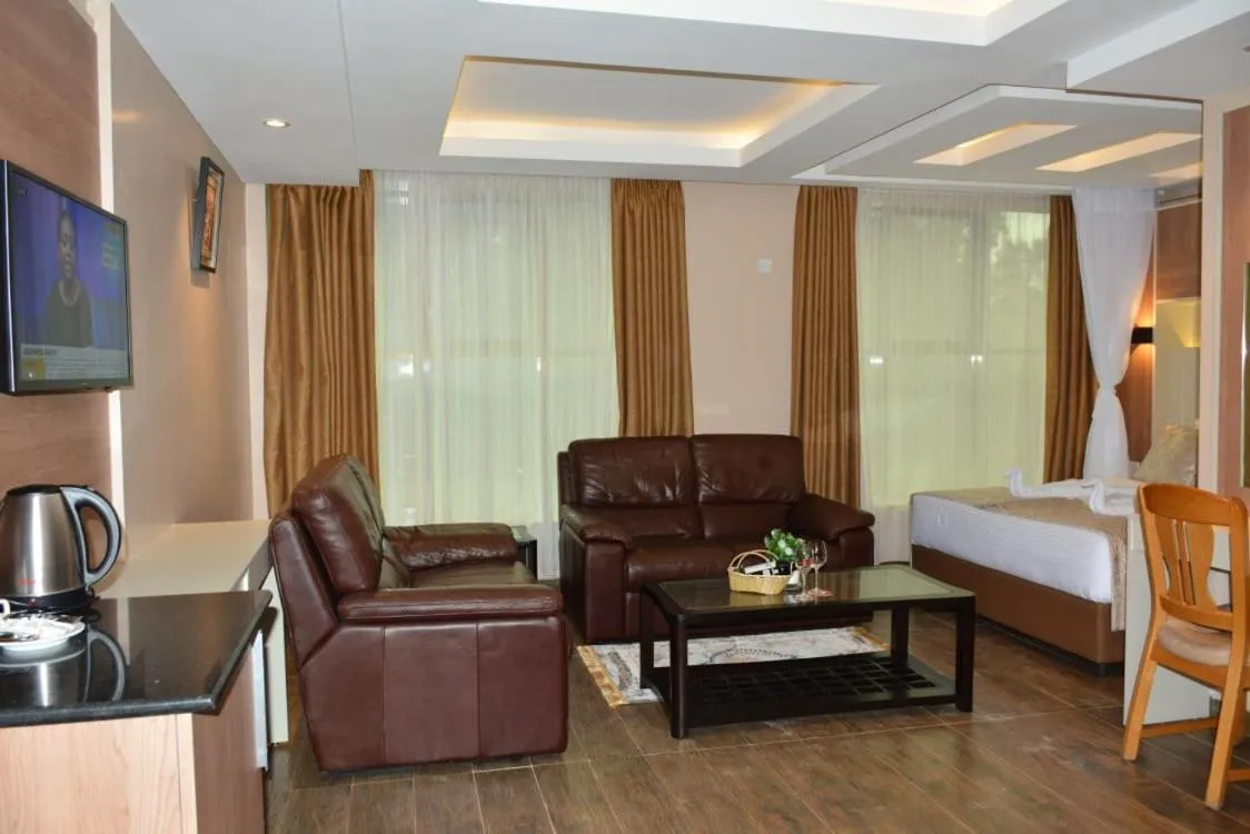 Photo of the whole room in Hylise Hotel