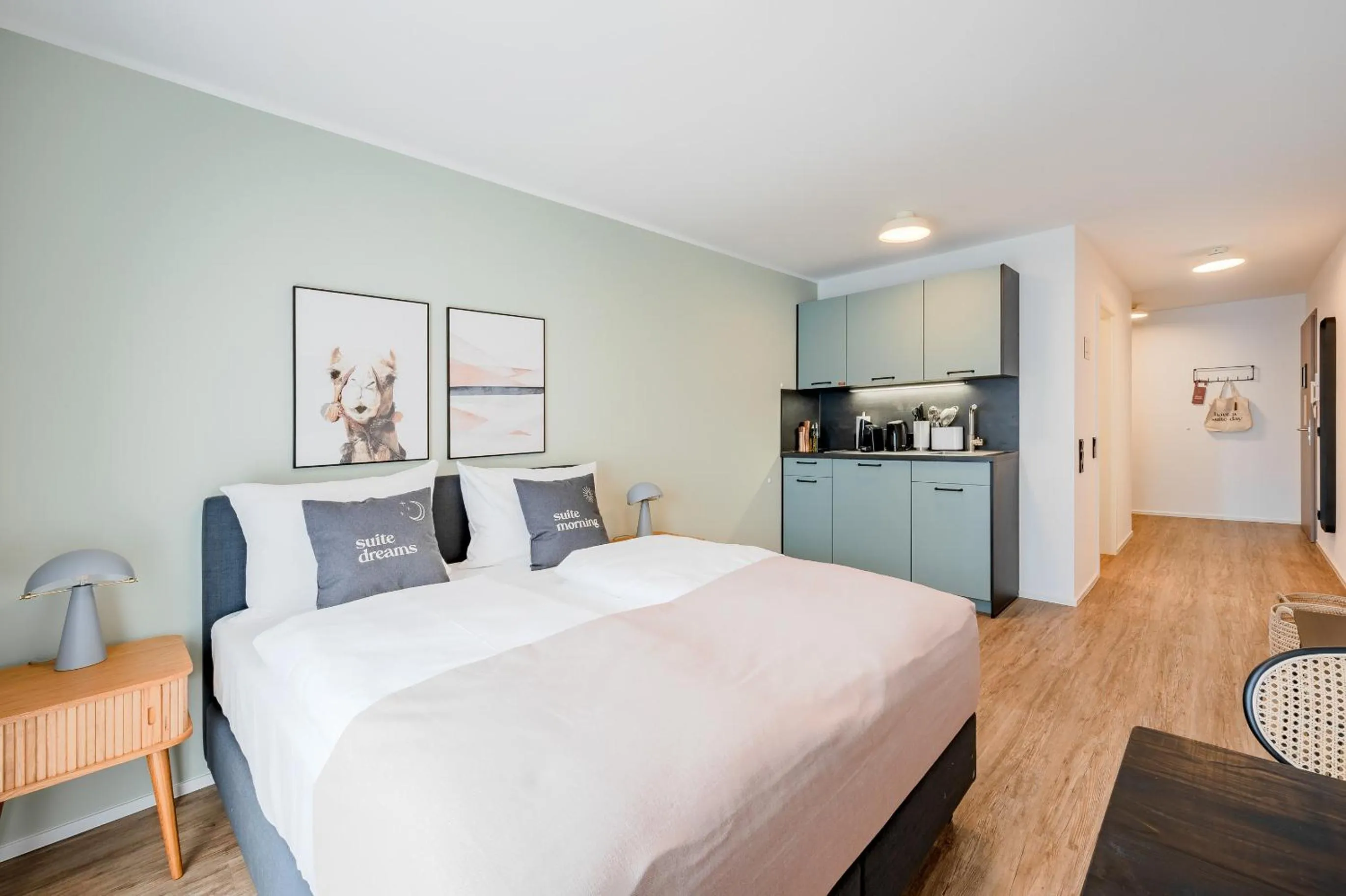 Bed in Limehome Metzingen Wilhelmstr