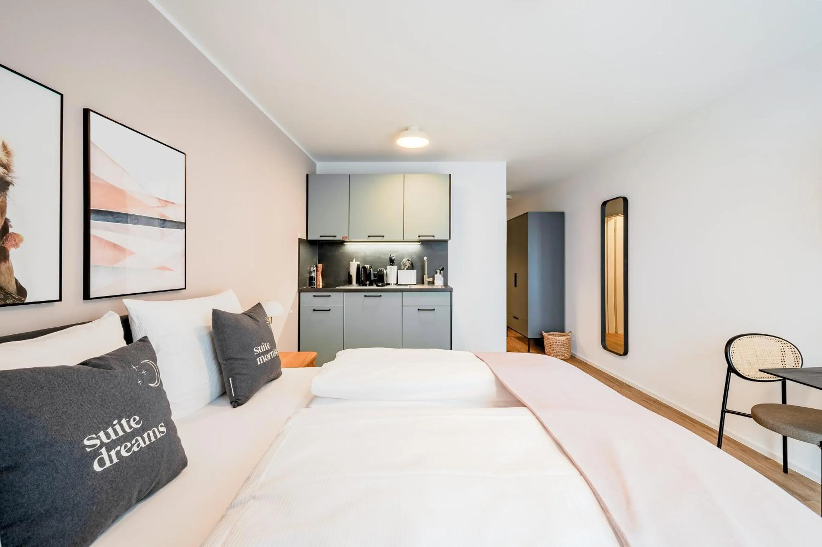 Kitchen or kitchenette, Bed in Limehome Metzingen Wilhelmstr