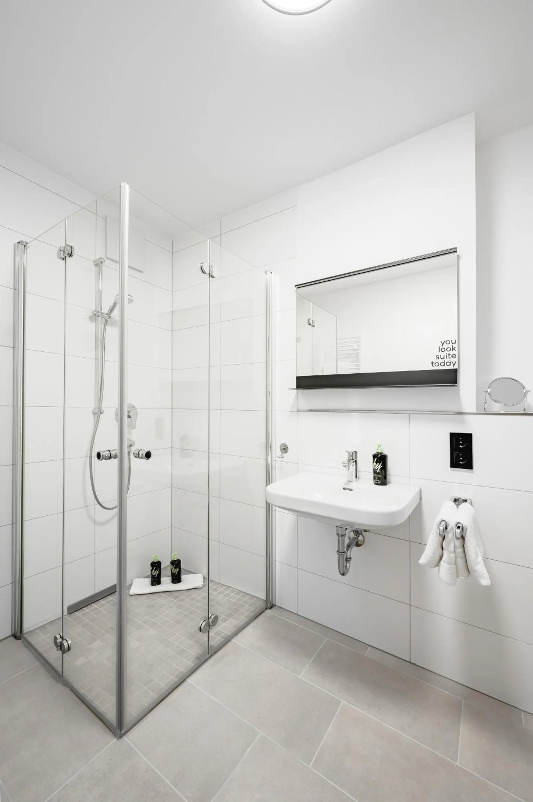 Shower in Limehome Metzingen Wilhelmstr