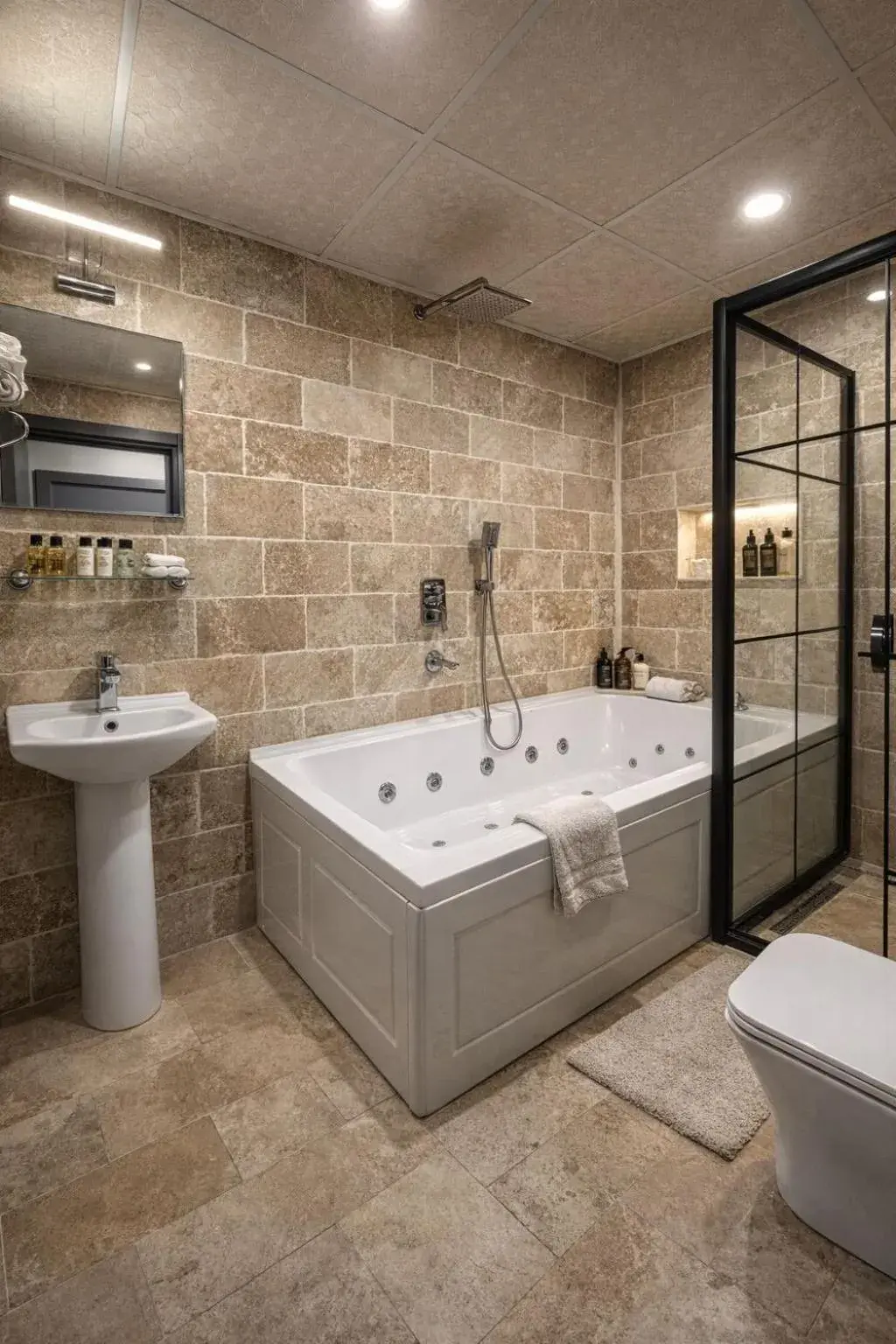 Triple Room with Bath in Whitestone Hotel Triple Room with Bath in Whitestone Hotel