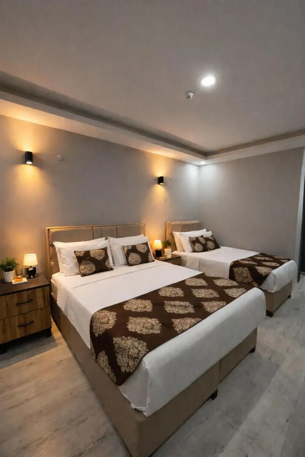 Triple Room with City View in Whitestone Hotel Triple Room with City View in Whitestone Hotel