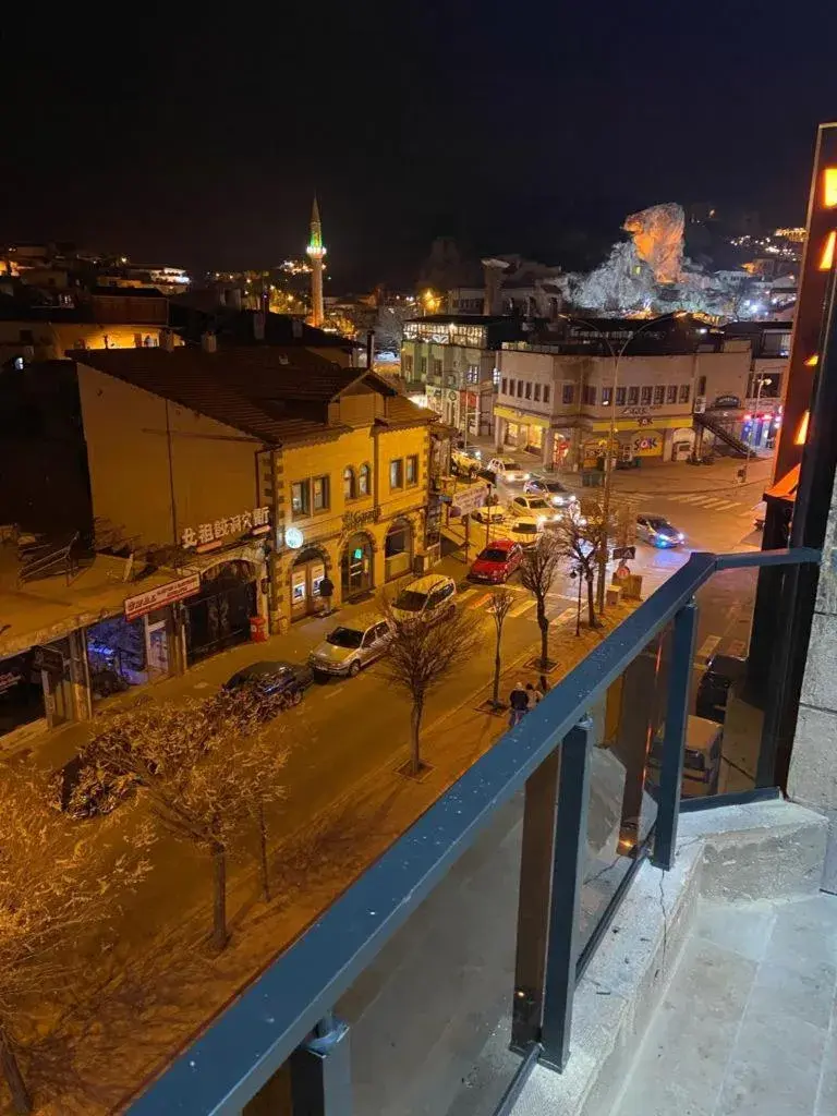 Deluxe King Room in Whitestone Hotel Deluxe King Room in Whitestone Hotel