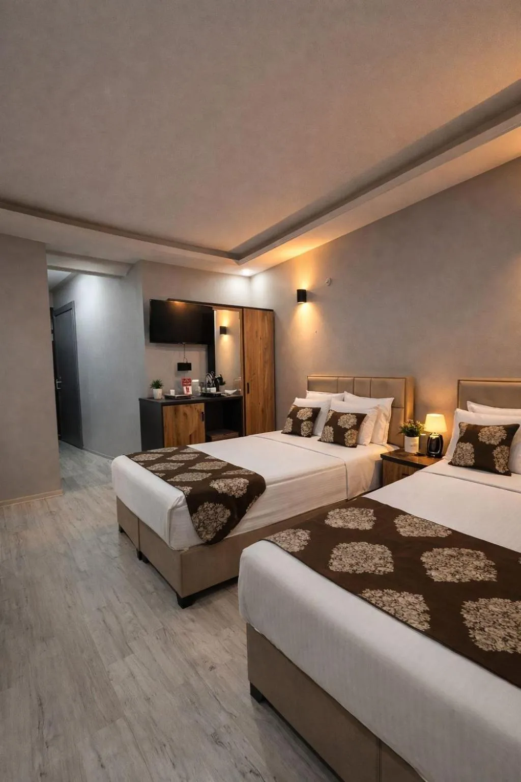 Bed in Whitestone Hotel