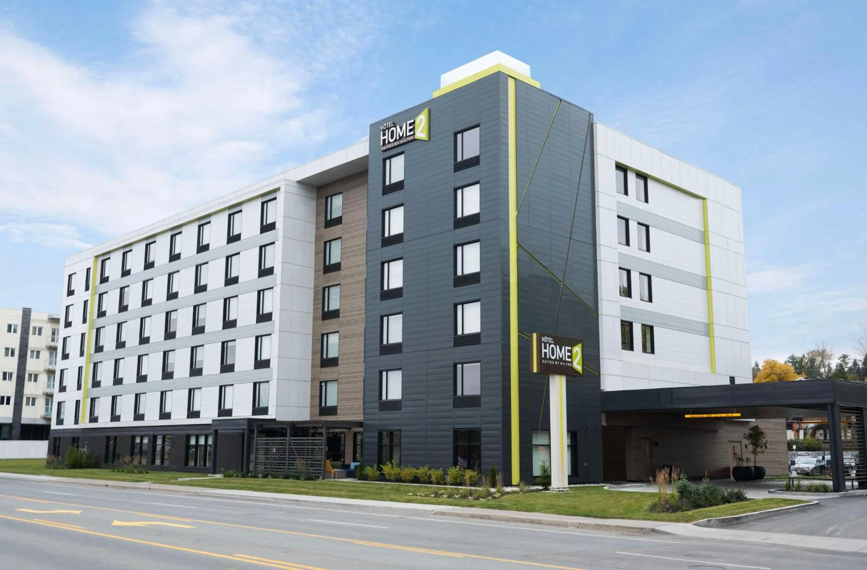 Property building in Home2 Suites By Hilton Quebec City