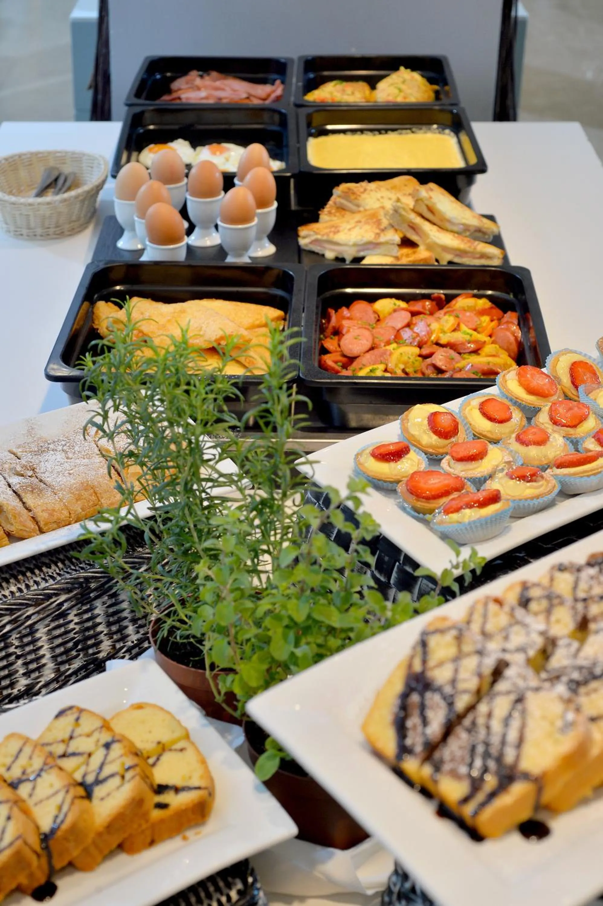 Buffet breakfast in Airotel Parthenon