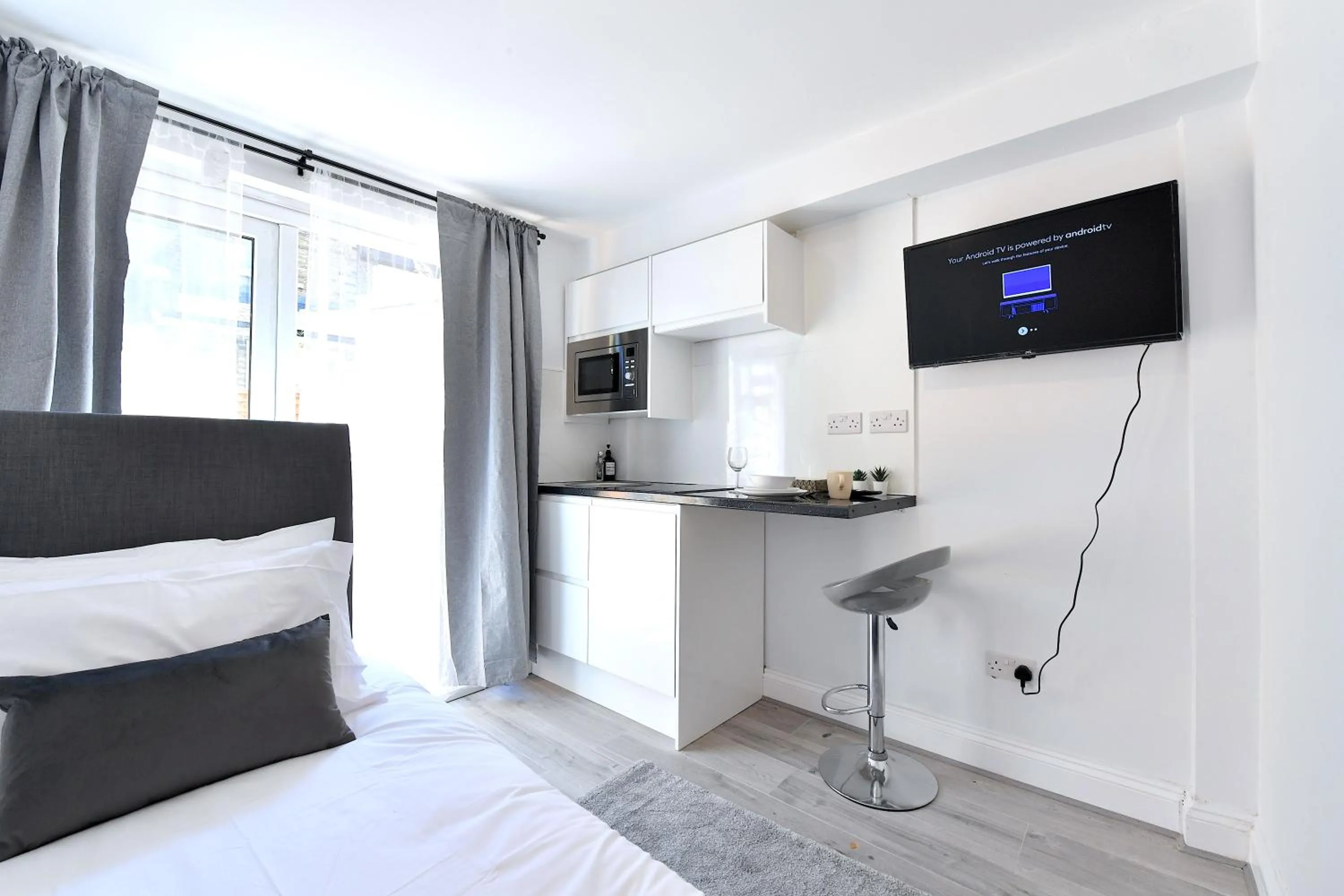 Bed in Stylish Studios by Luxestays Fulham