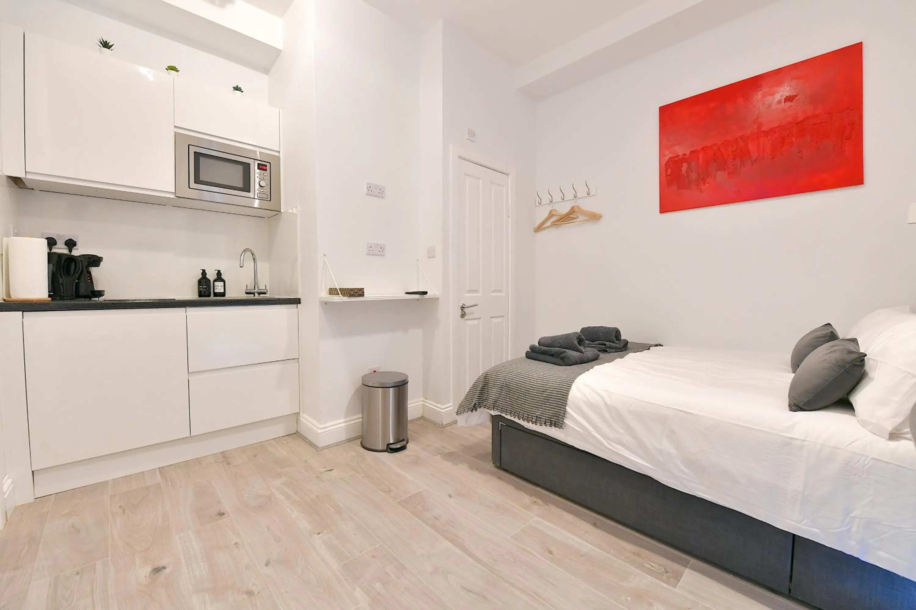 Bed in Stylish Studios by Luxestays Fulham