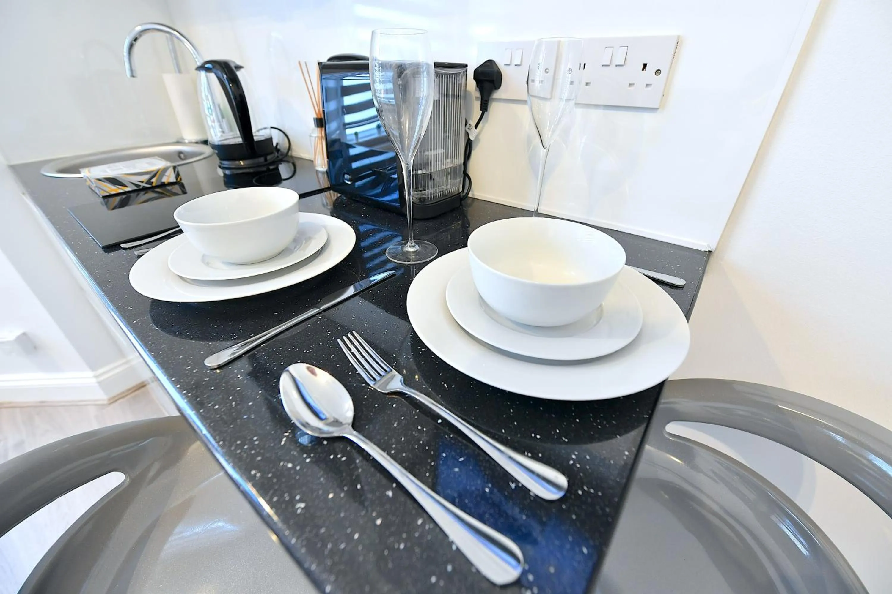 Coffee/tea facilities in Stylish Studios by Luxestays Fulham