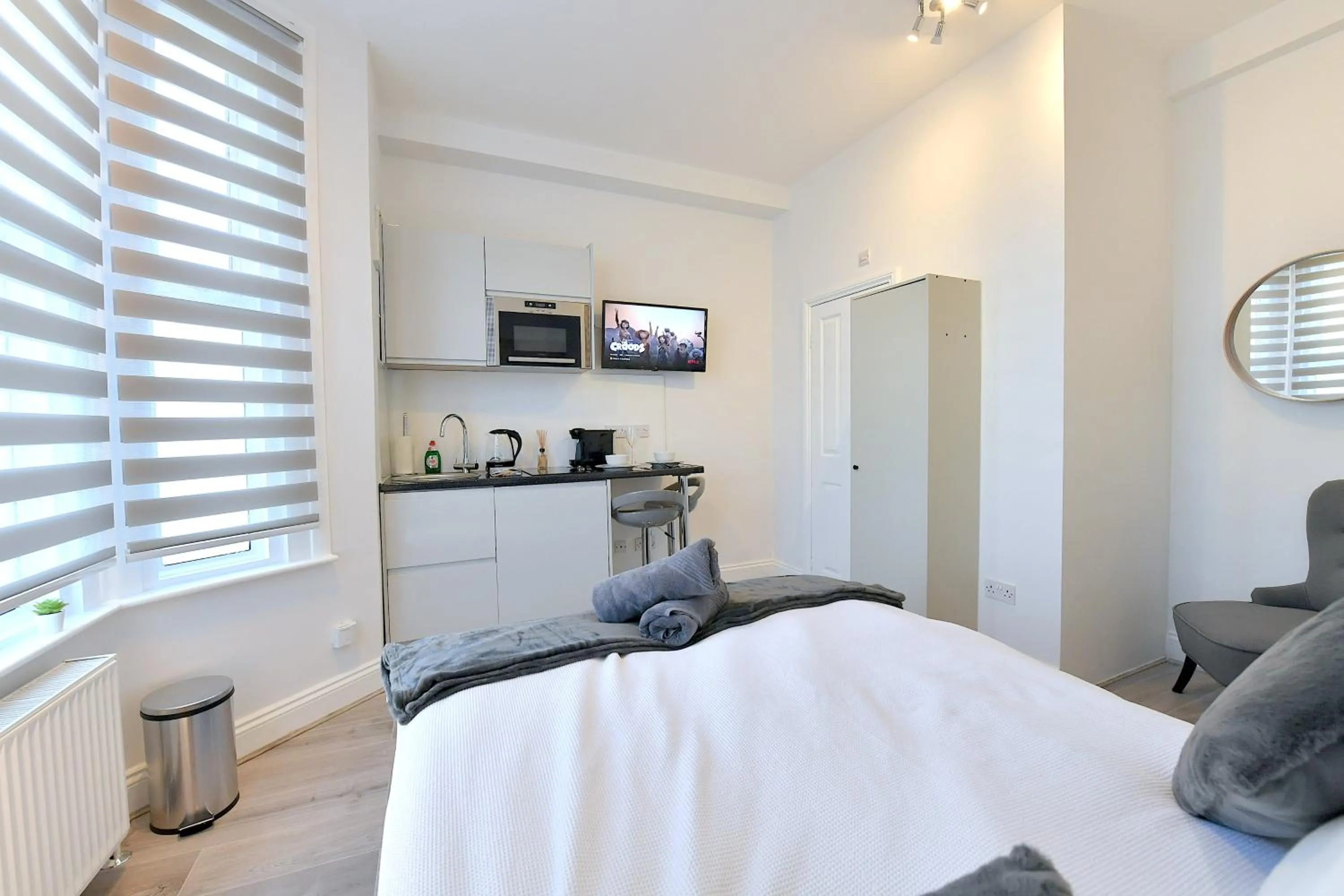 Bed in Stylish Studios by Luxestays Fulham