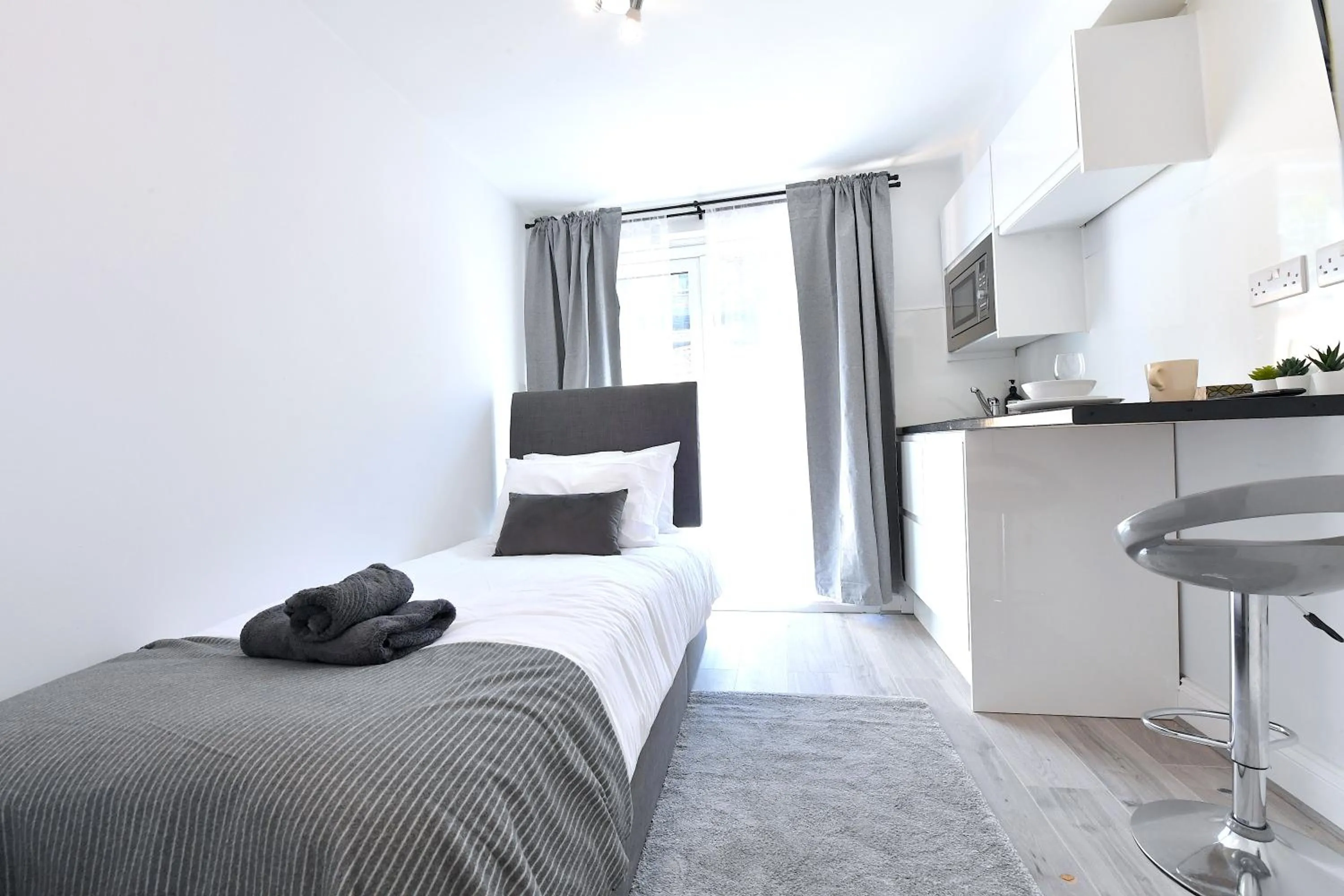 Bed in Stylish Studios by Luxestays Fulham