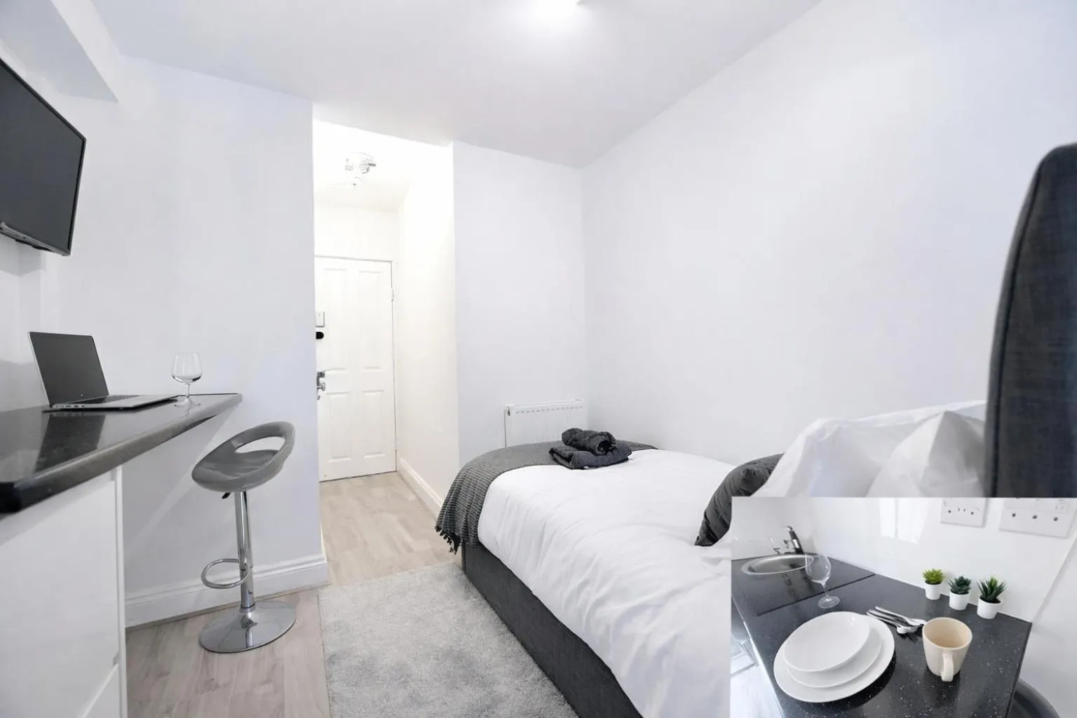 Bed in Stylish Studios by Luxestays Fulham