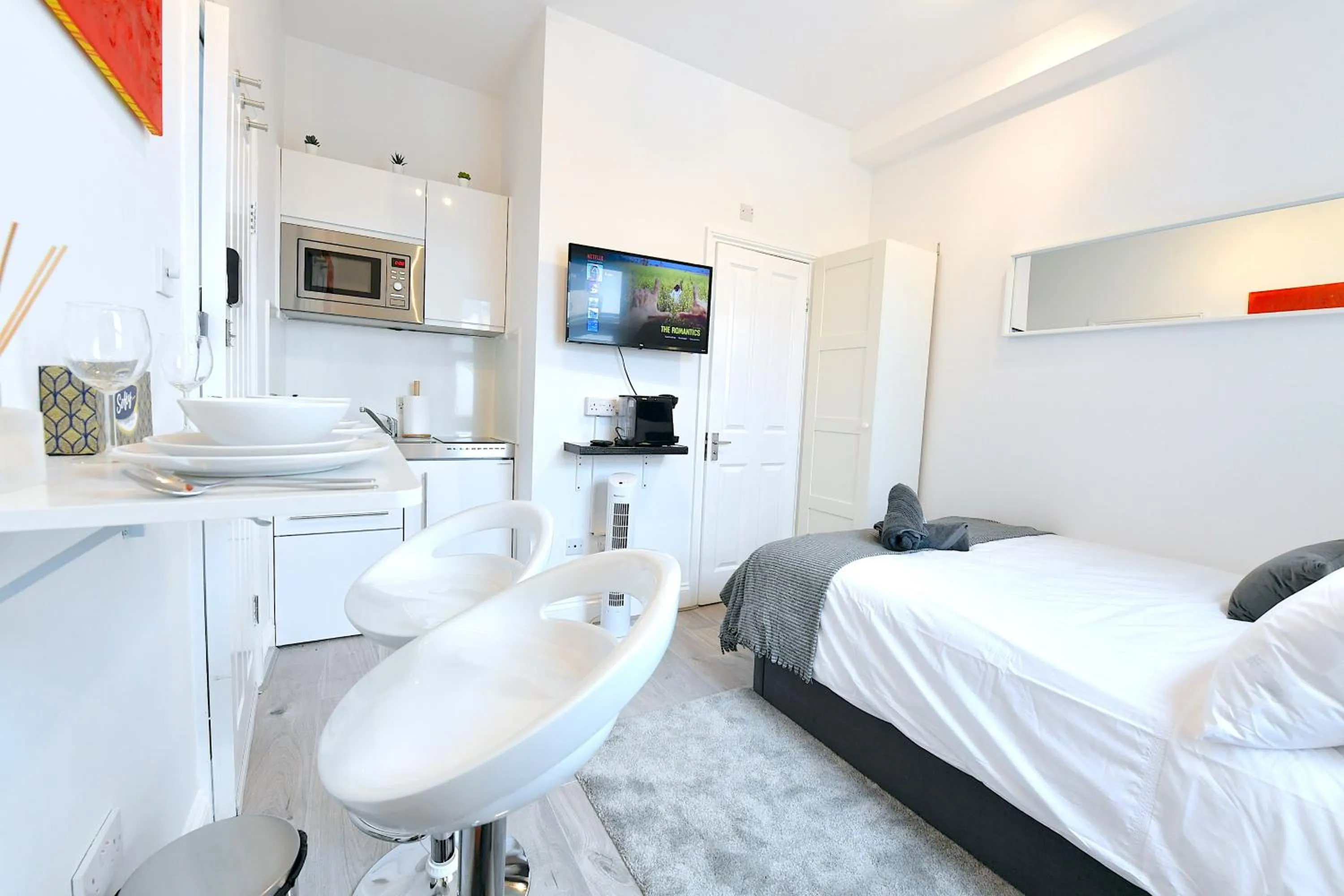 Bed in Stylish Studios by Luxestays Fulham