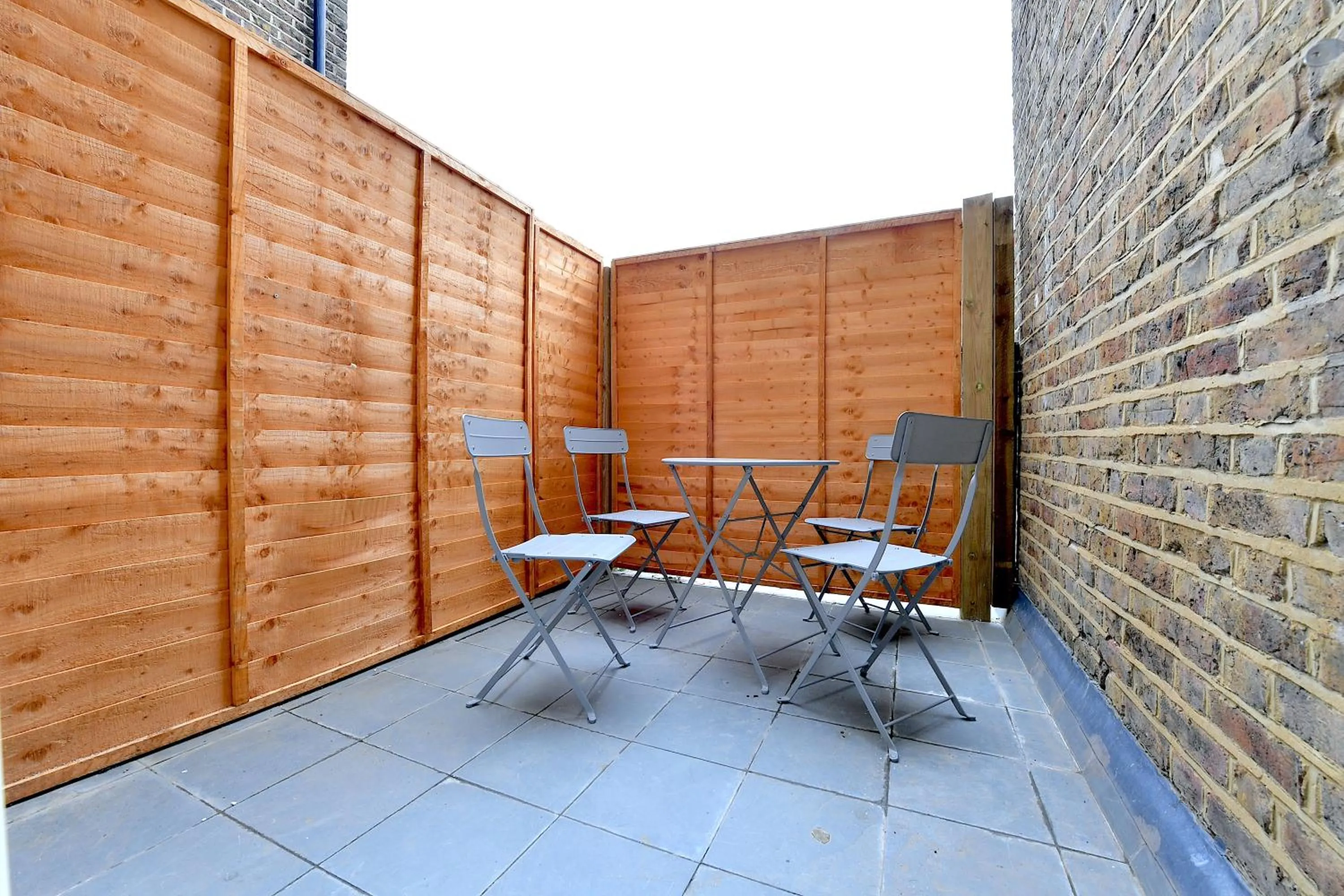 Balcony/Terrace in Stylish Studios by Luxestays Fulham