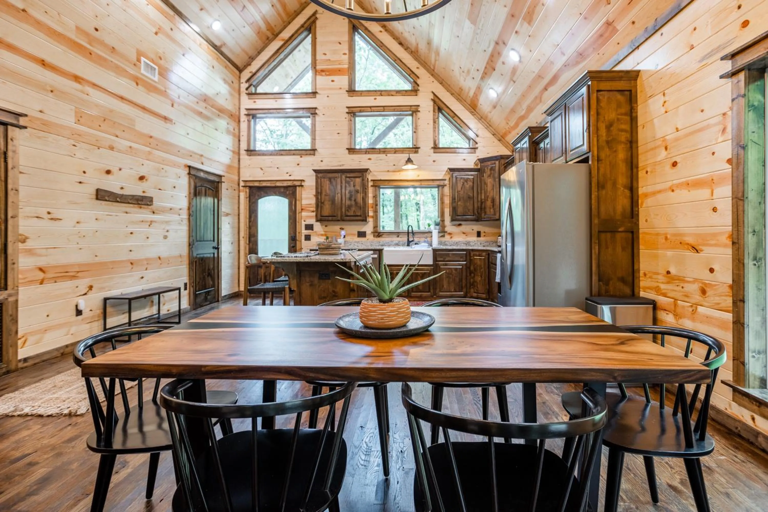 BRAND NEW! "The Roosevelt" Couples Cabin adjacent to National Forest