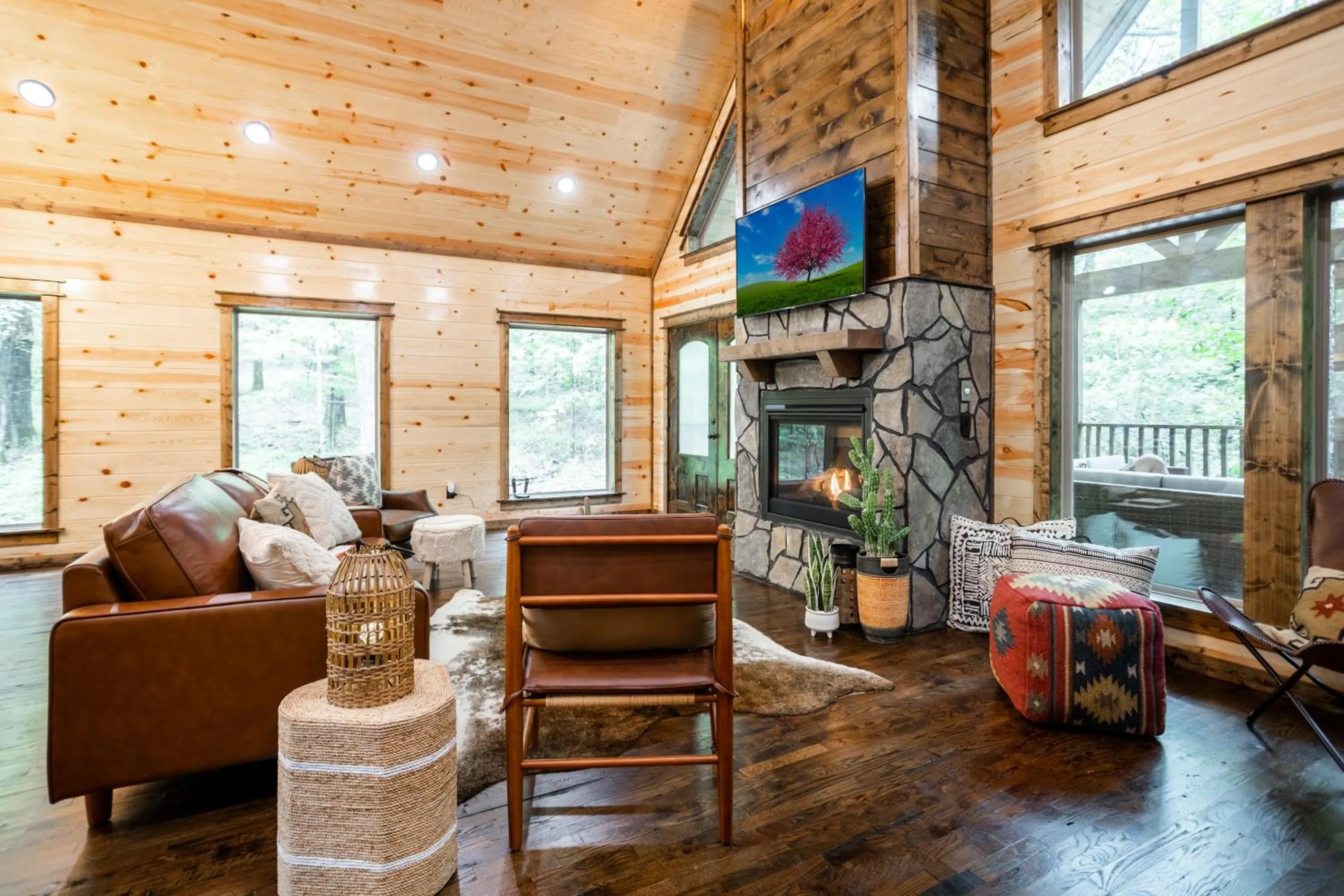 BRAND NEW! "The Roosevelt" Couples Cabin adjacent to National Forest