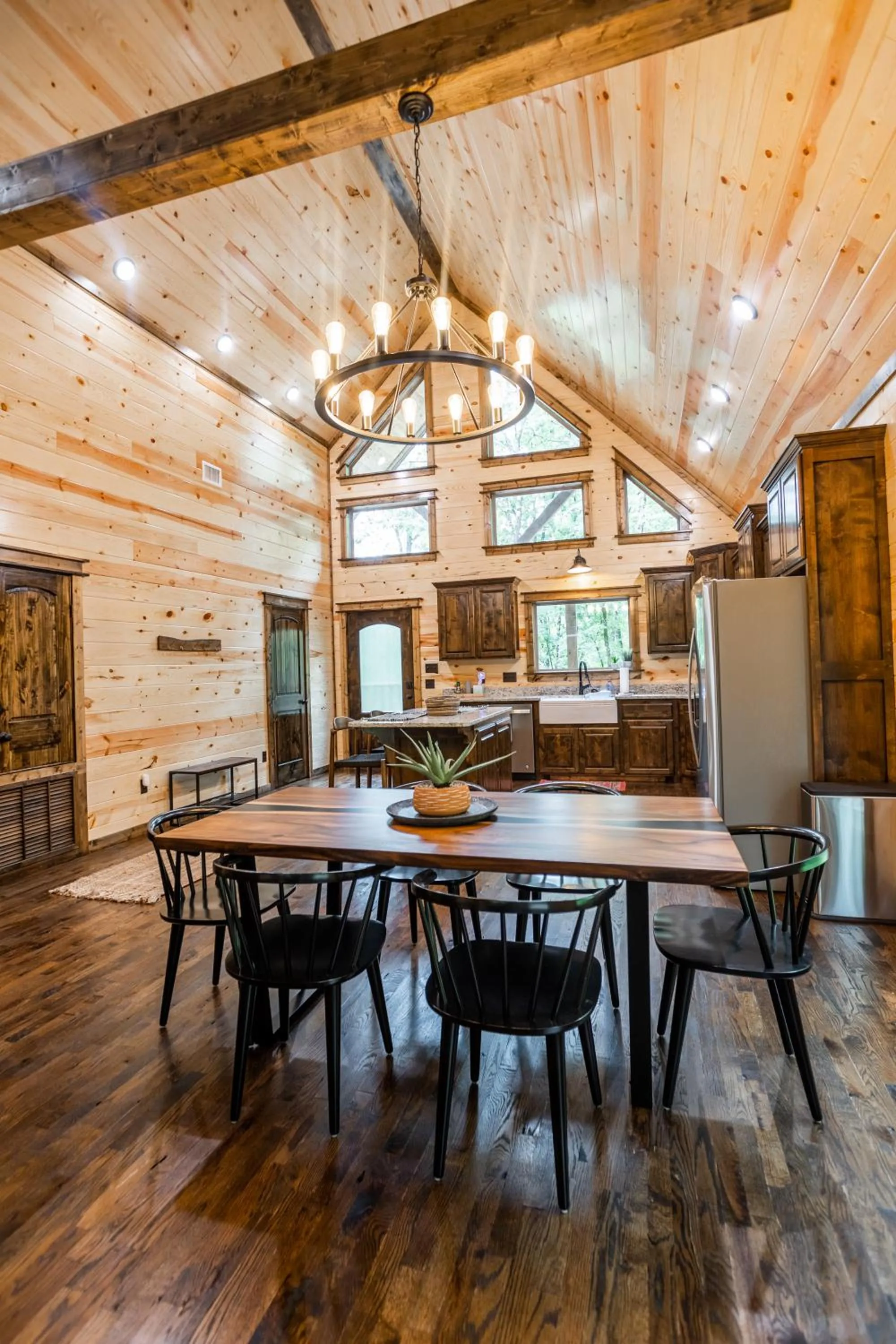 BRAND NEW! "The Roosevelt" Couples Cabin adjacent to National Forest