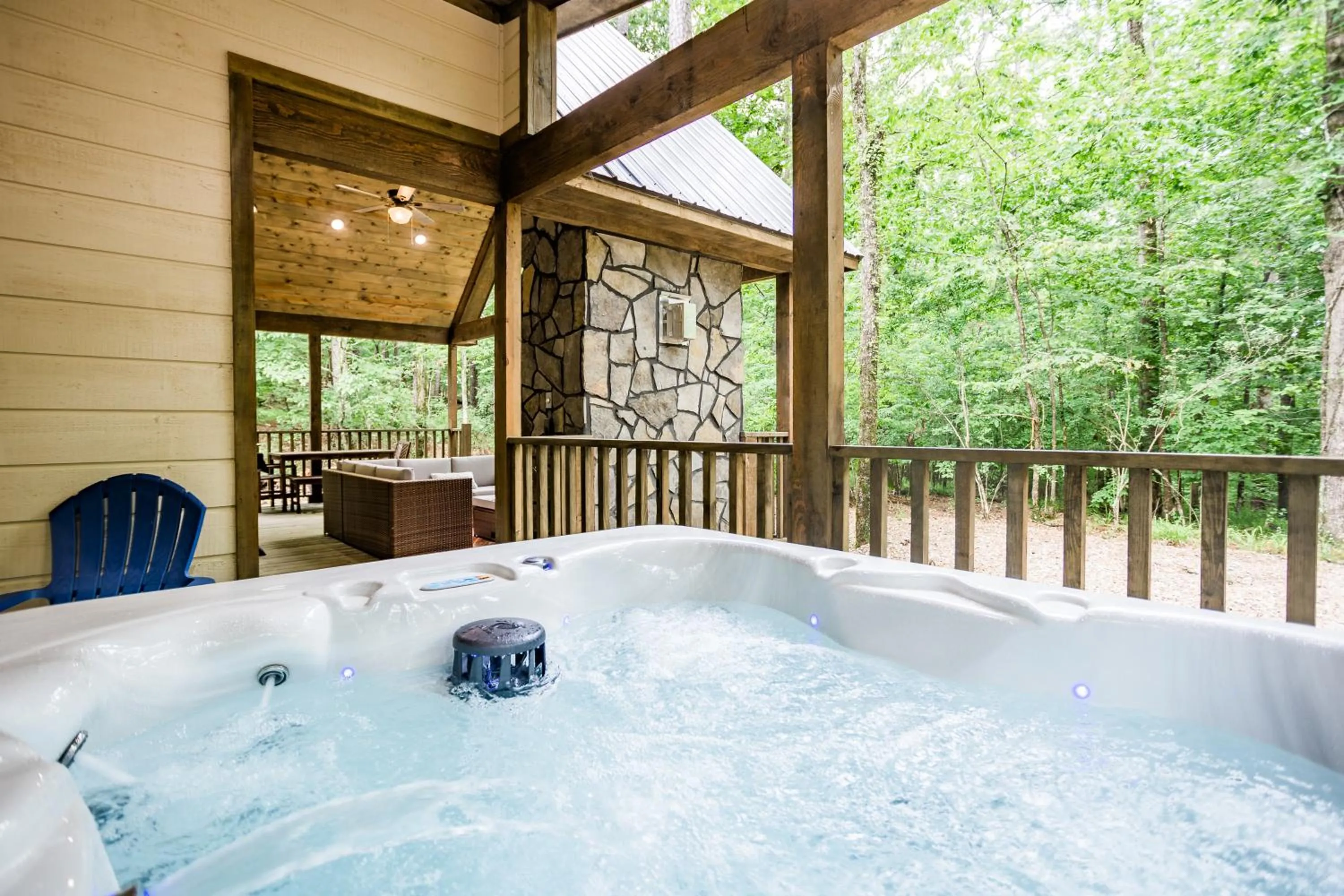 BRAND NEW! "The Roosevelt" Couples Cabin adjacent to National Forest