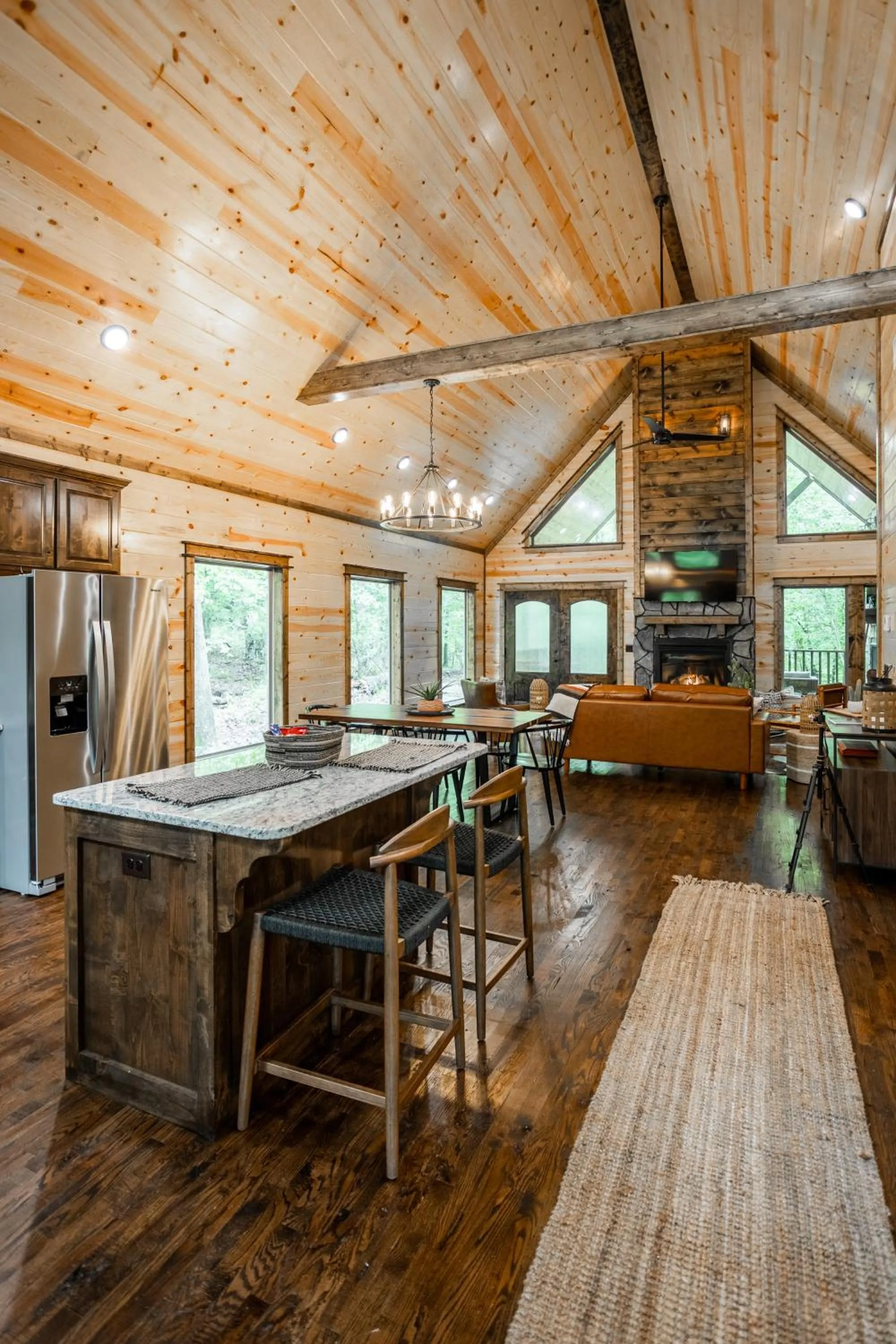 BRAND NEW! "The Roosevelt" Couples Cabin adjacent to National Forest