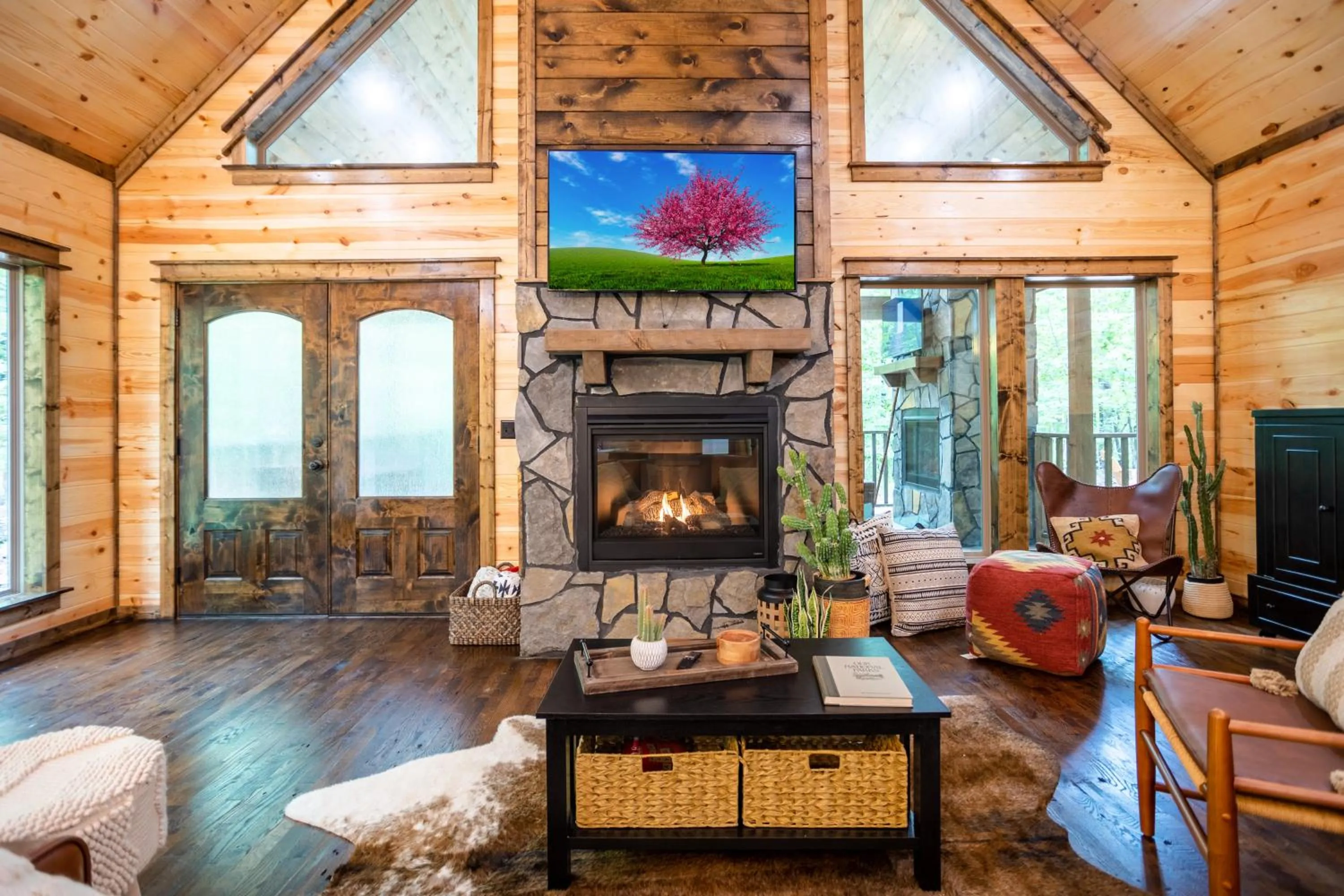 BRAND NEW! "The Roosevelt" Couples Cabin adjacent to National Forest