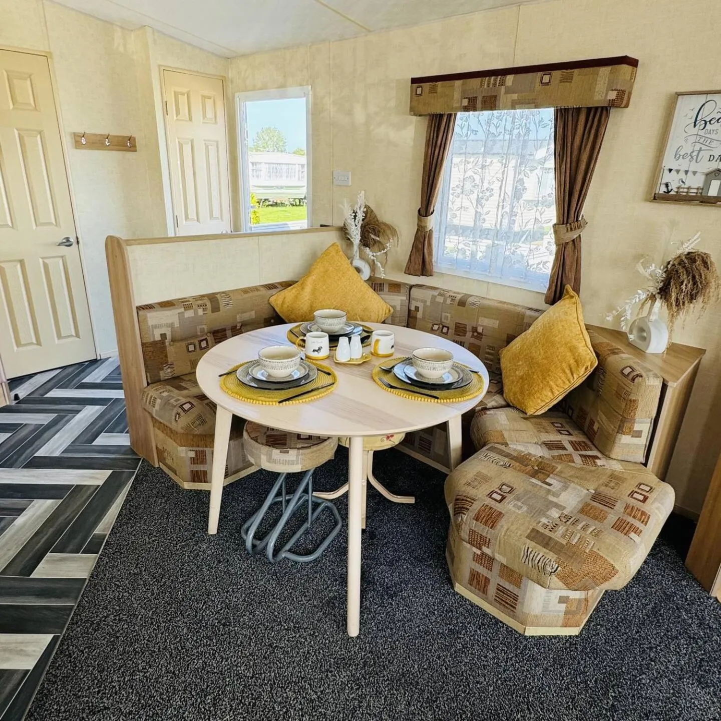 Dining area in Summer Dreams Holiday Home Skegness