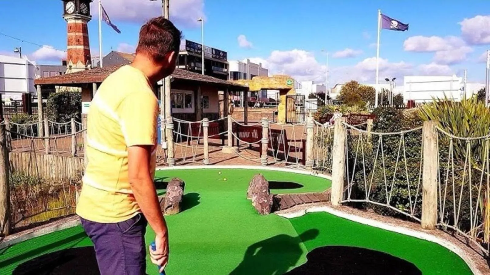 Minigolf in Summer Dreams Holiday Home Skegness