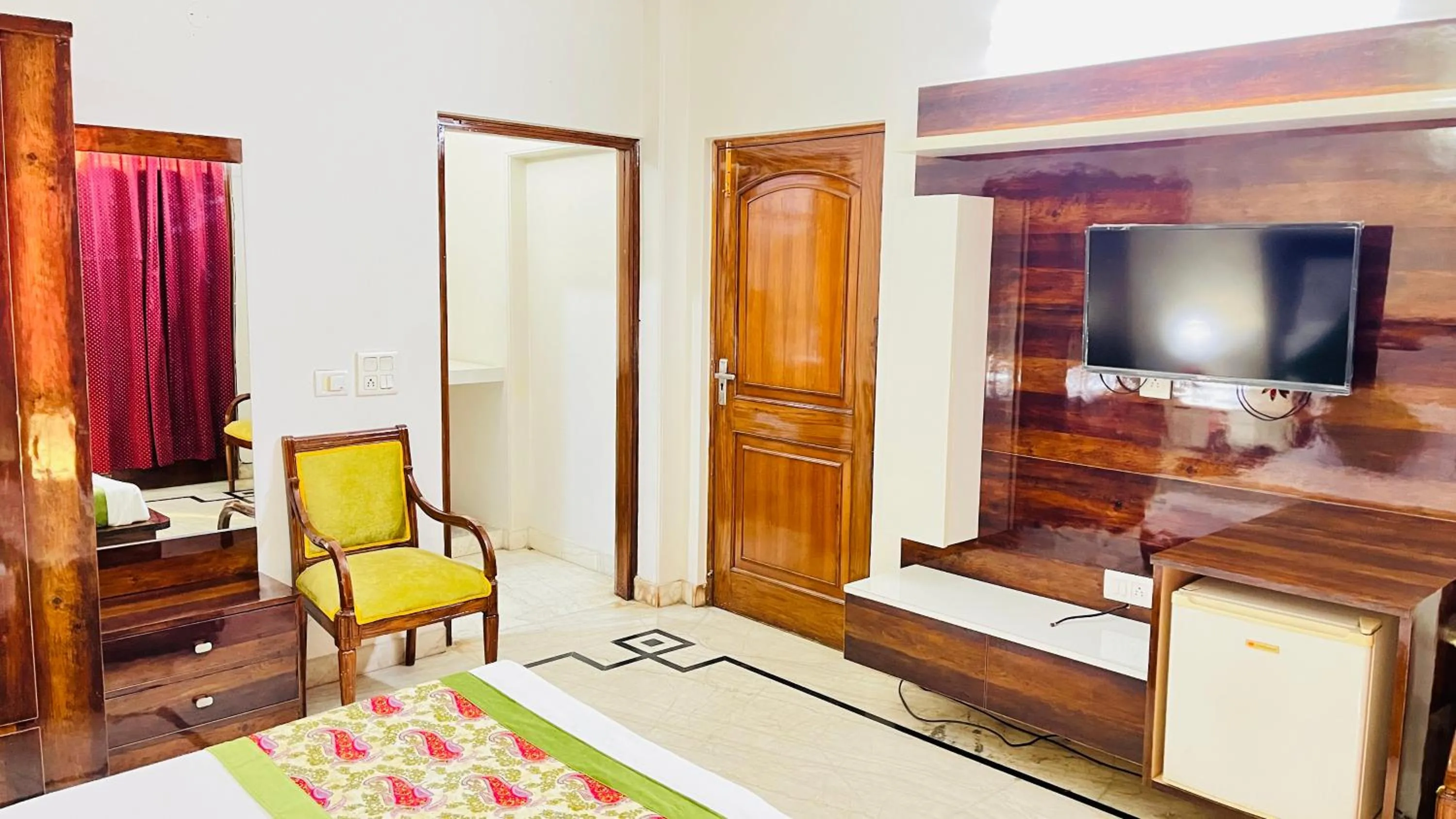 Bed in Hotel Starline Sector 28