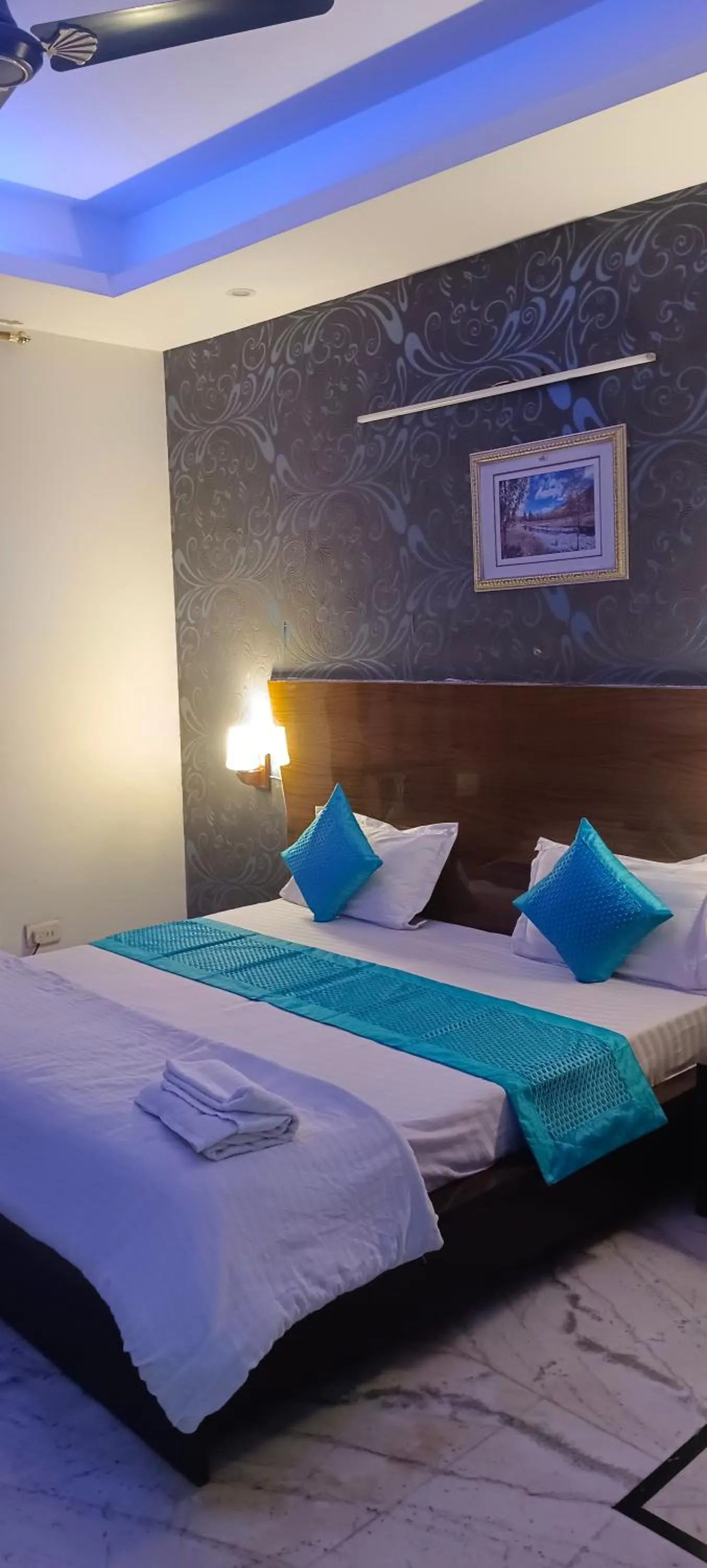 Bedroom, Bed in Hotel Starline Sector 28