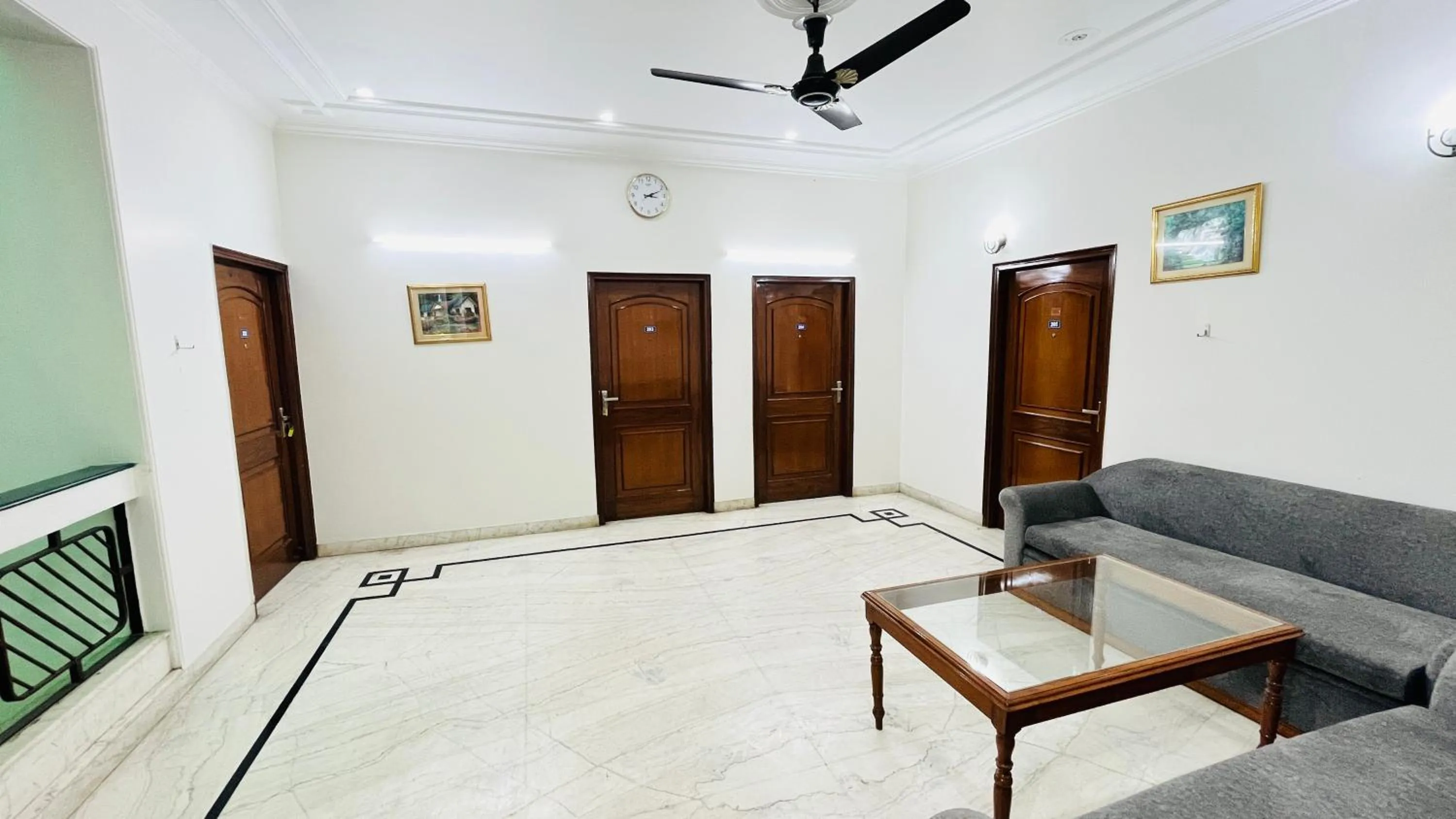 Bed in Hotel Starline Sector 28